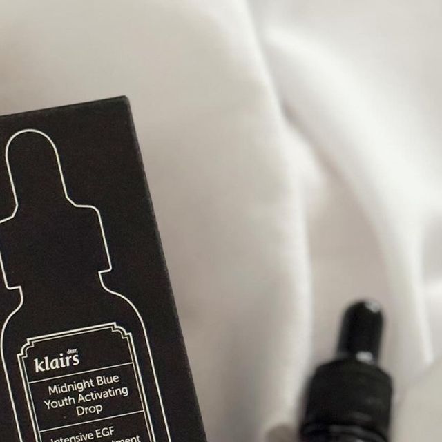 이 예빈 on Instagram: "- #ad #협찬 @dear_klairs 미드나잇 블루 유스 액티베이팅 드롭 / 20ml 💙 #두번째협찬 저번에 보내주셨을 때도 너무 잘 써봤었는데 이번에 또 보내주셨다! 트러블 진정, 피부진