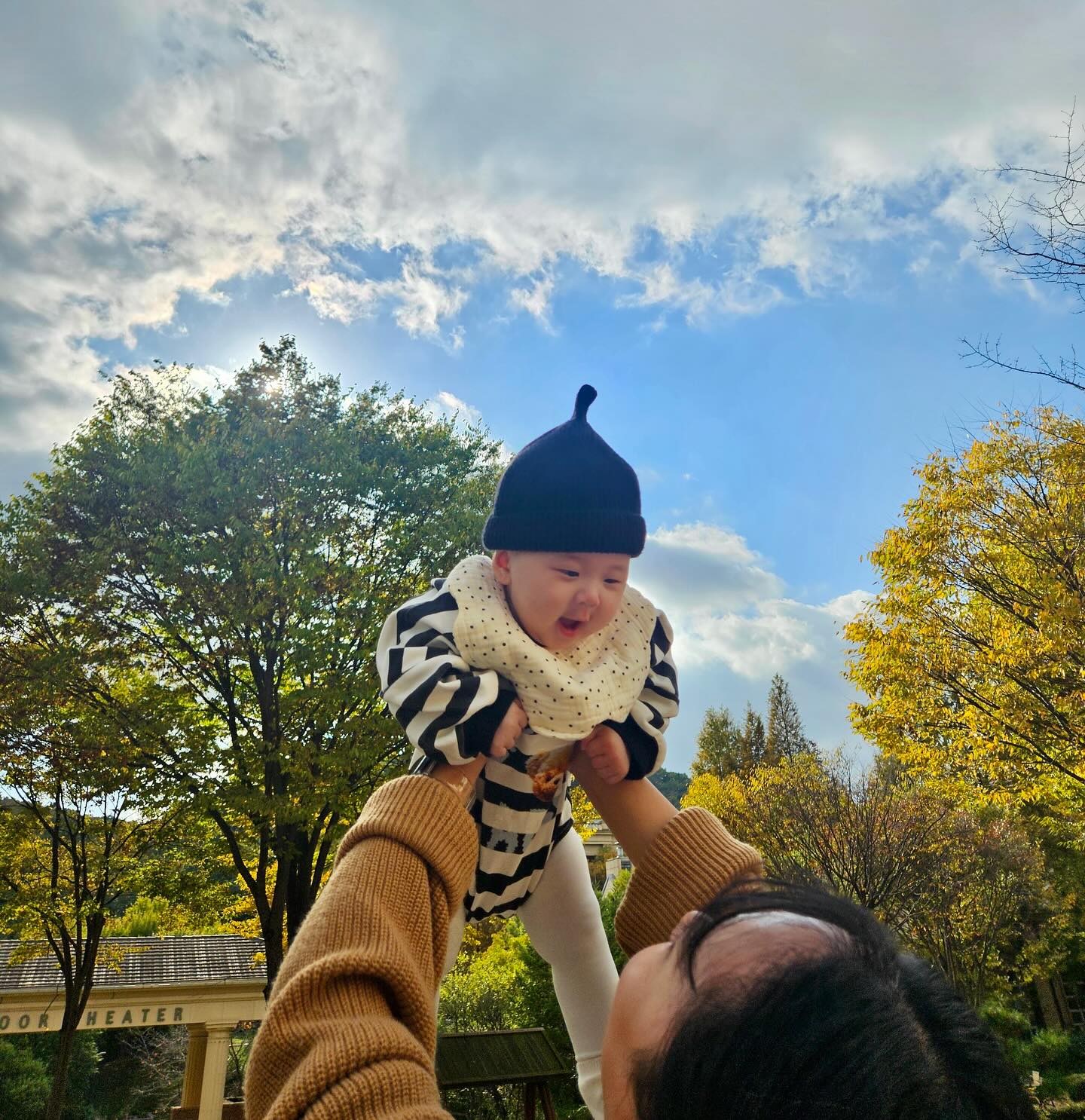 ❤️ 오늘도 즐거워따! 덕분에 편하게 즐길 수 있었던 하루❤️

#파주 #파주영어마을 #문지리535 #친구들이랑 #육아맘 #육아맘일상 #일상 #👶🏻 #아가랑엄마랑 #예쁘게 #한컷 #📸 #딸랑구맘 #💕