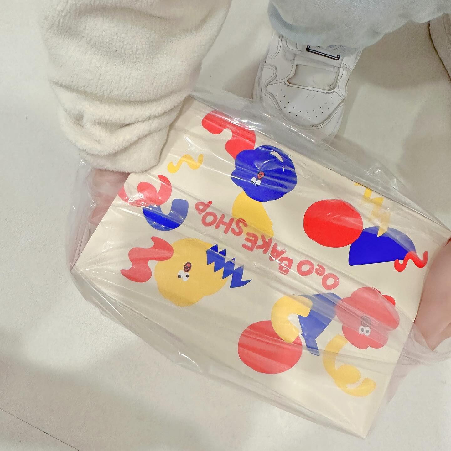 ❛ ᴗ ❛
oeo_bakeshop 
⠀
⠀
준우의 이모카페 나들이🍪
⠀
색감부터 느낌까지 완전 취저(˃̶᷄‧̫ ˂̶᷅๑ )
카페 좋아하는 주누맘 우러여..🥲
⠀
커피도 아쥬아쥬 맛도리입네다!!
⠀
⠀
⠀
#오에오베이크샵 #oeobakeshop #부천카페 
#카페 #카페추천 #신중동카페 #뚱쿠키 
#어린이집답례품 #유치원답례품 #쿠키답례품
