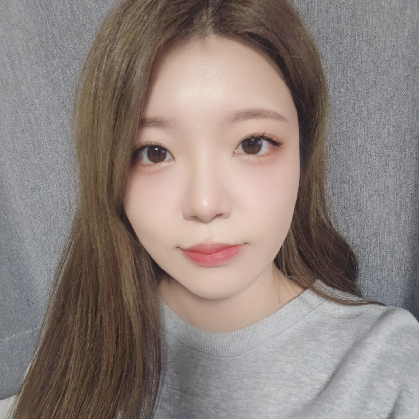 100만년만에 찍어본 셀카...
셀카어뚜케 찍더라..😂
이제 35살🥹

#90년생 #백말띠🦄 #사진고자