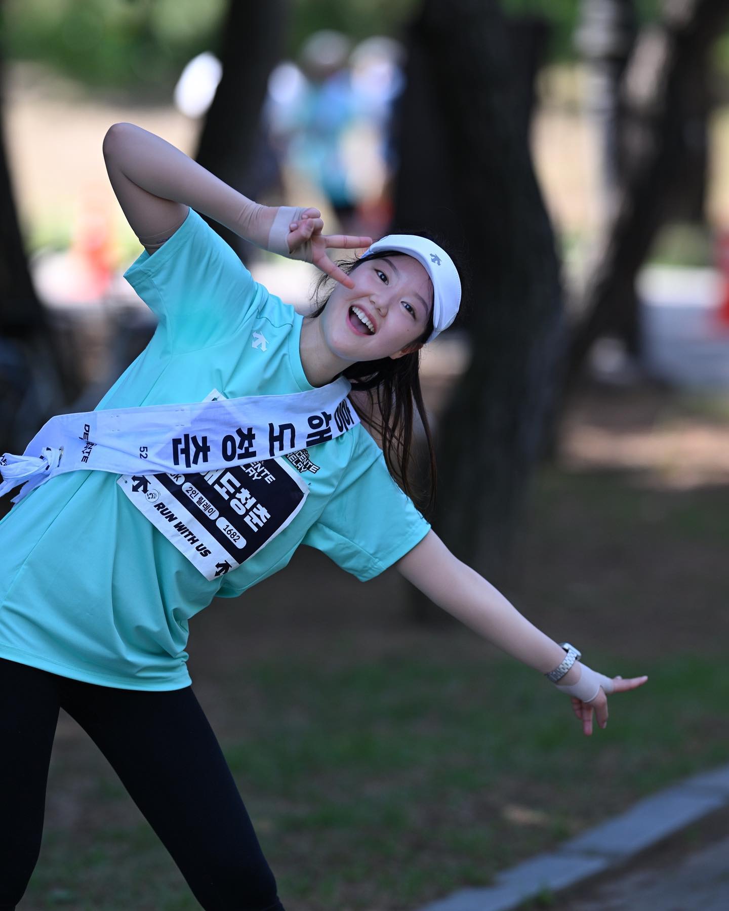 인생 첫 마라톤🏃‍♀️💨
뛰다가 찍힌 사진보면 힘들어서 얼굴 
다 새빨간데 웃고있는거 보면 재밌었나보다!! 
쌤들이랑 함께해서 가능했던 마라톤 내년에도 가즈아🤍💪🏻

#데상트 #데상트에너자이트릴레이 #데상트에너자이트라이드