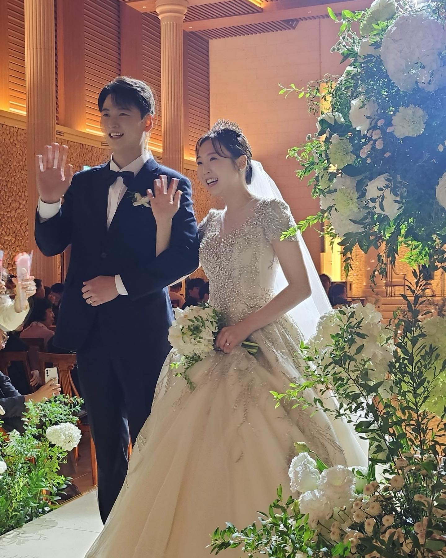 23.09.23 💐
많은 분들의 응원과 축하 감사합니다.

축복하여 주신 모든 분들께 보답하며 
저희 잘 살께요❤️

창모&혜인