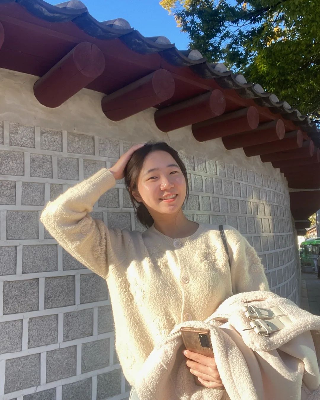 u.zin.c "셀카 모드가 잘 나옴" 
(진짜네..)
.
.
#친구말잘듣자 #주말 #가을날씨 #좋구만 #발길닿는대로 #좋 #다 #카페투어 #산책
