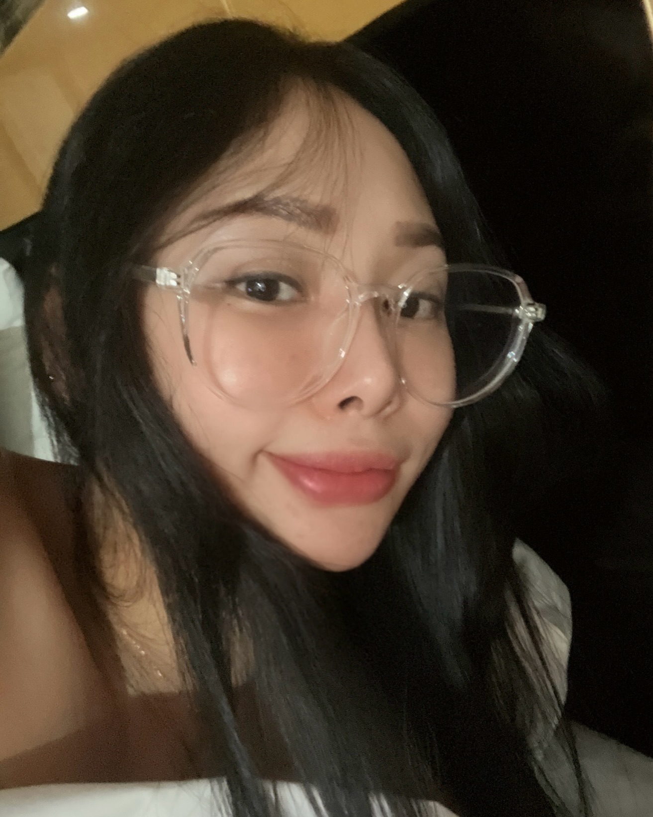 진짜 정말루다가 뭐같았던 23년이가 드디어
끝나서 기분이가 째져버립니다 긴 말 안할래여 새해에는
행복만하시구 복 많이 받으세여 여러분🫶
33살 먹은 저는 인쟈 이쁜셀카도 귀찮아여 그래서#얼빡샷
