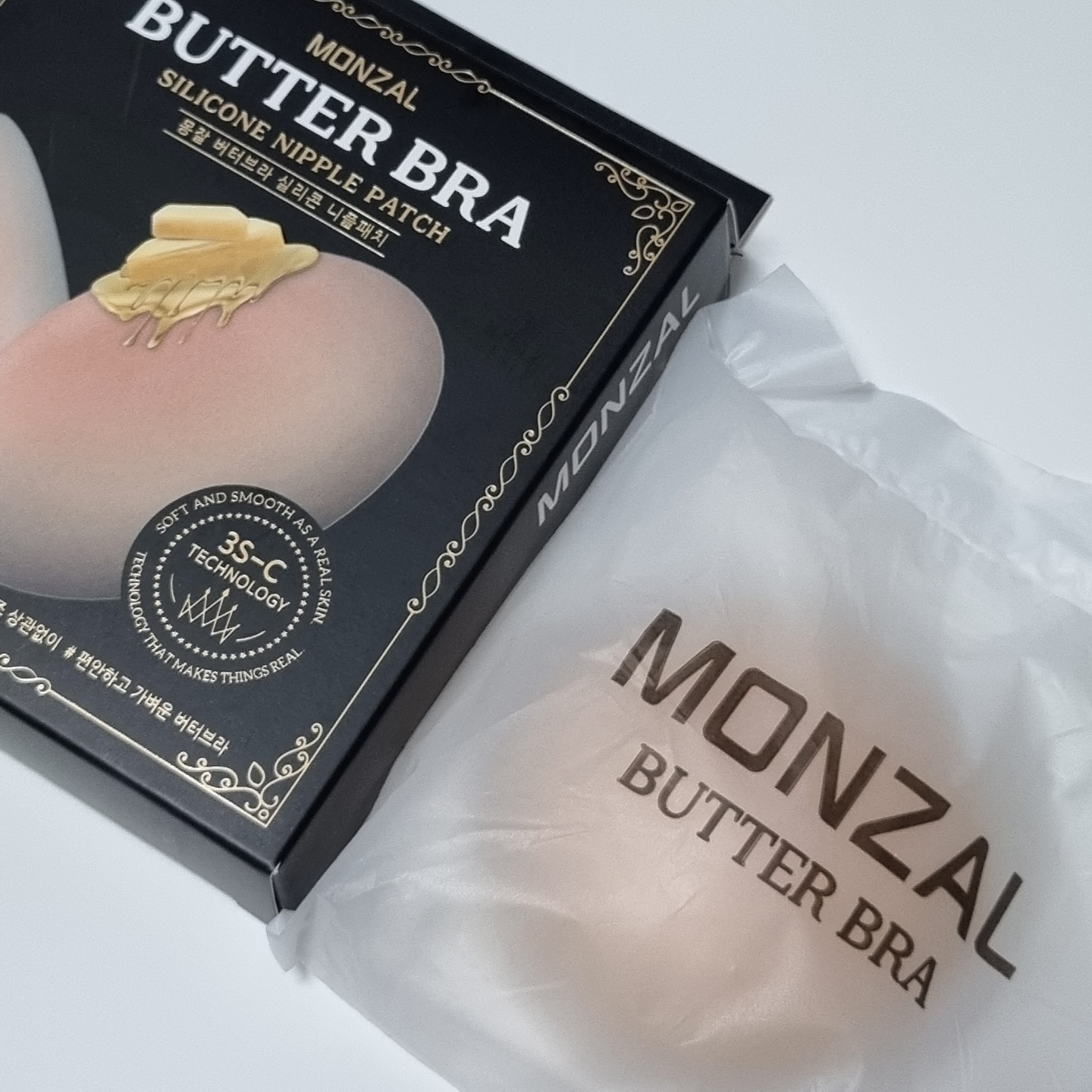 #협찬 monzal_official 

사용시 티나지 않는 브라, 피부톤에 맞게 변하는 브라
* 점착제 없는 니플패치임에도 잘 붙어있음
* 매우 가볍고, 가성비가 좋음 !! 

#몽잘 #몽잘니플패치 #몽잘버터브라 #니플패치 #니플패치추천 #여성니플패치 #누드브라 #실리콘브라