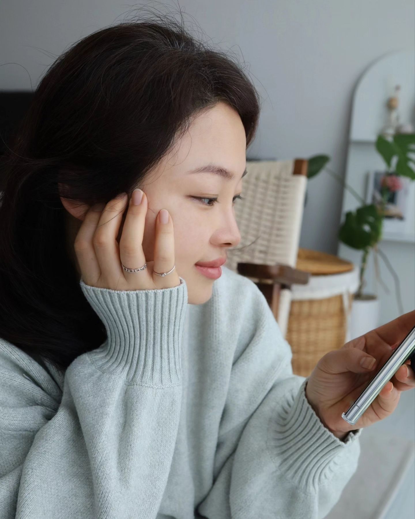 #광고 ʷⁱᵗʰ ꜱғᴏʀᴇ✨️

주얼리를 바꿔쓸 수 있다는거 아셨어요?

스포어에서는 구매한 상품을
1년간 스포어내의 모든 상품으로 바꿔 쓸 수 있거든요
가격도 합리적인데 이런 서비스 너무 멋지지 않나요?

저도 레이어드 반지를 써봤는데 
화면보다 실물이 더 이쁜거 있죠
깔끔한 마감에 편한 착용감, 
디자인까지 블링블링하니 넘 러블리~ 꺄~🩷

다가오는 봄에 스포어 반지끼고 빨리 놀러가고 싶어요~
 
sfore.official
#스포어 #SFORE #반지 #반지추천 #목걸이 #팔찌 #귀걸이 #주얼리