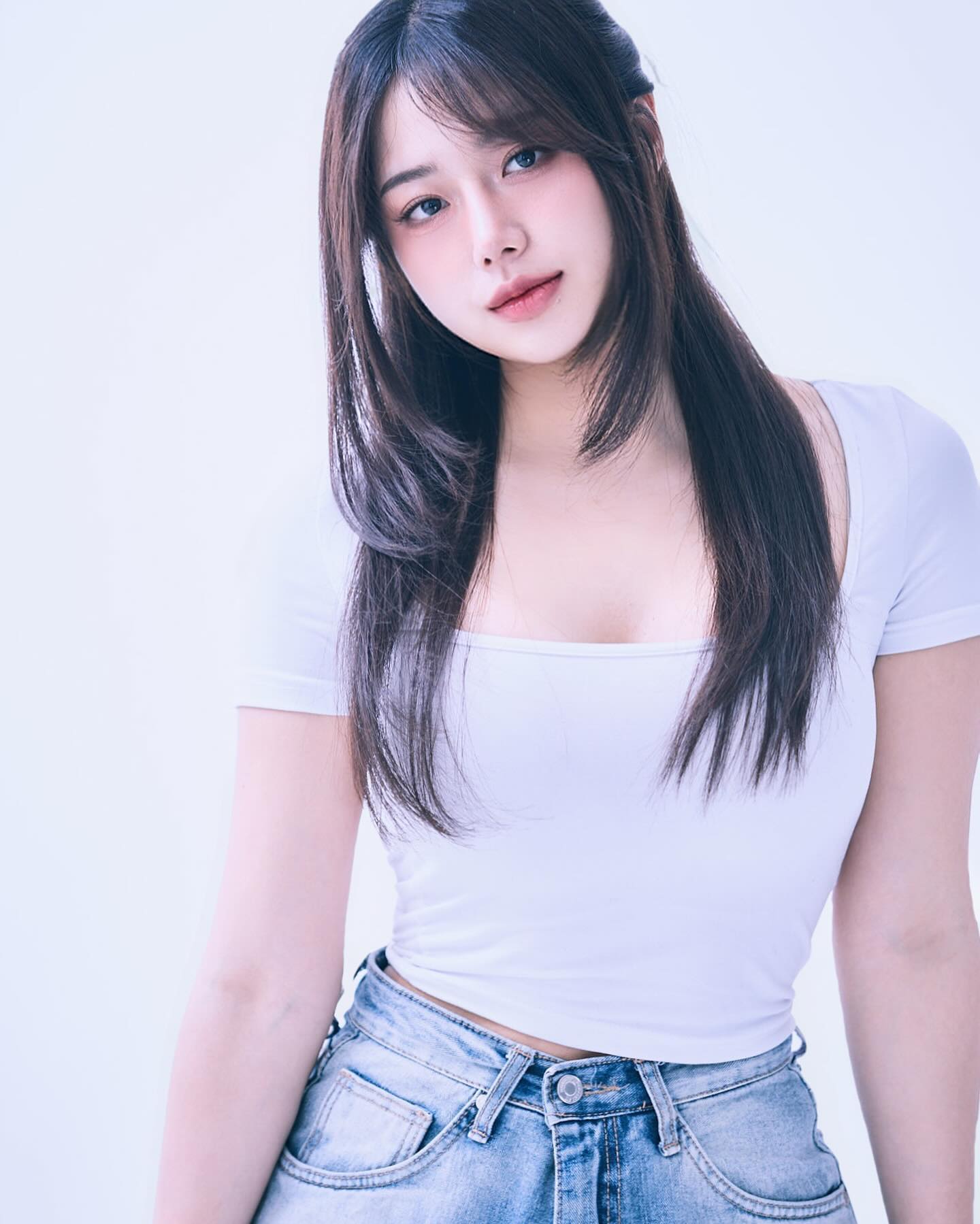 다이어트도 안하구 ,, 평소대로 먹다가
촬영하러 갈 수 있는 이유는 ,, 🐈‍⬛💭

hnbclub_ 랑 함께하기 때문에 ❤️‍🔥
맛있는 음식도 이왕이면 깔꼼하게.

헬뷰 현미 닭가슴살 치킨 에프굽 하면 진짜 
겉.바.속.쵹킄쵸킄.. 🤎🍗
성분도 진짜 너무 괜찮쵸 ?!