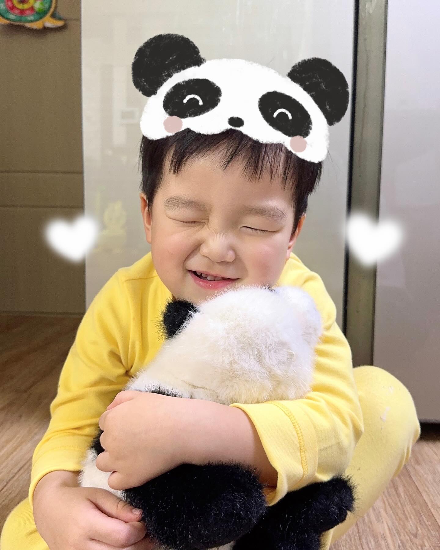 털이 부들부들 복실복실 ➰팡팡이➰

부들부들해서 항상 저렇게 꼭 껴안고 있어요❣️
우리 막내는 푸바오라고 불러요🐼
진짜 판다같은,,🤣

auroraworldkr toyplus_official 
#제품제공 감사합니다🤍

#팡팡이#판다인형#푸바오#오로라월드#토이플러스