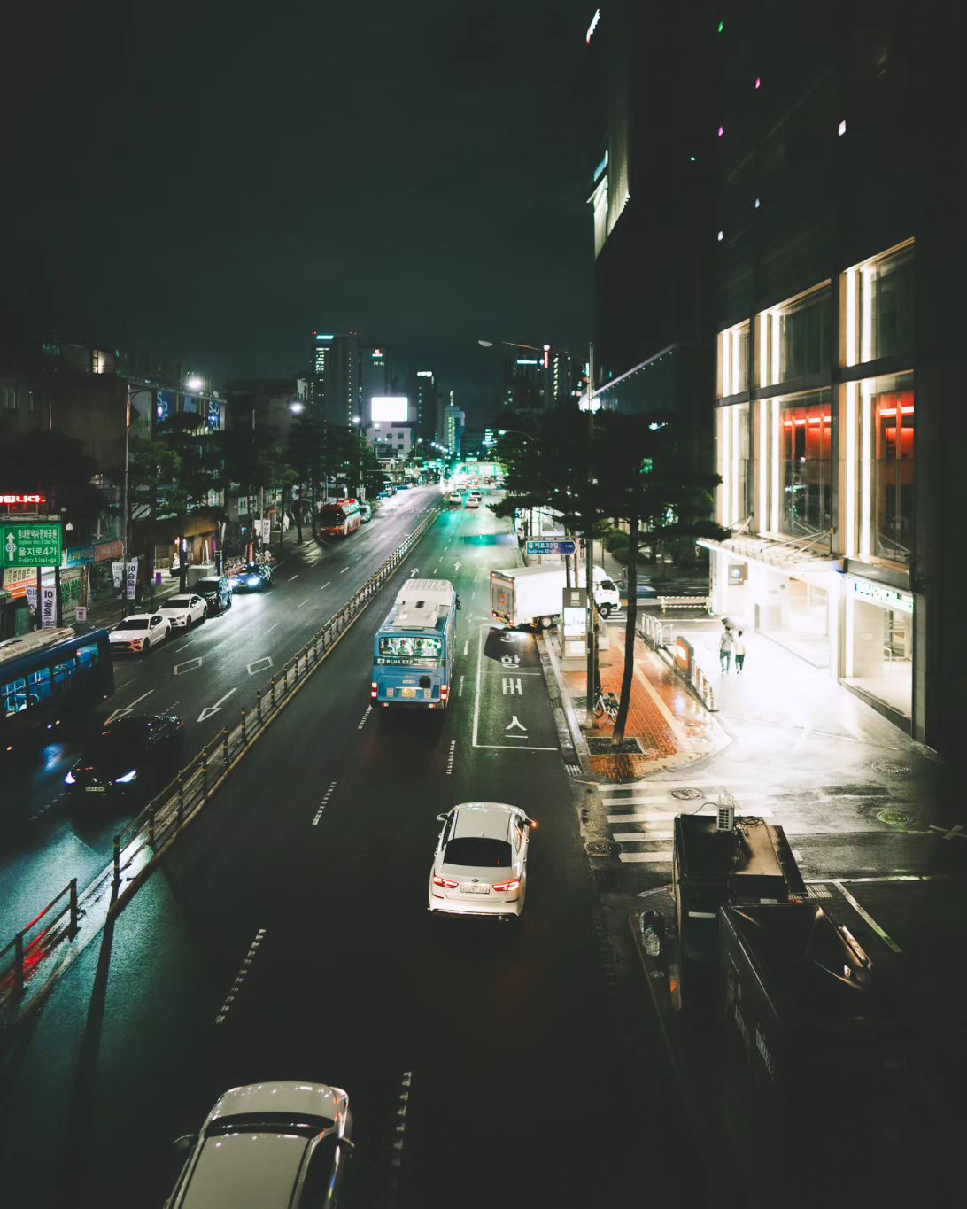 오랜만이야
힙지로

다음엔 막걸리랑 보자.

#비오는서울
#힙지로
#백만년만