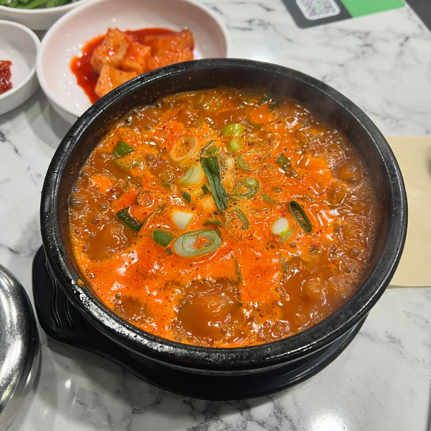 📍오늘도마순대국
✔️얼큰순대국
추운 날에 국물 먹고 싶을 때, 가끔 먹는 순대국 ! 
매콤한 맛 때문에 열도 올라오고, 순대만으로 선택할 수 있어요.
(물에 빠진 고기 싫어하는 1인..)
다음에 기대되면 모듬순대도 먹어보고 싶네요 ღ’ᴗ’ღ