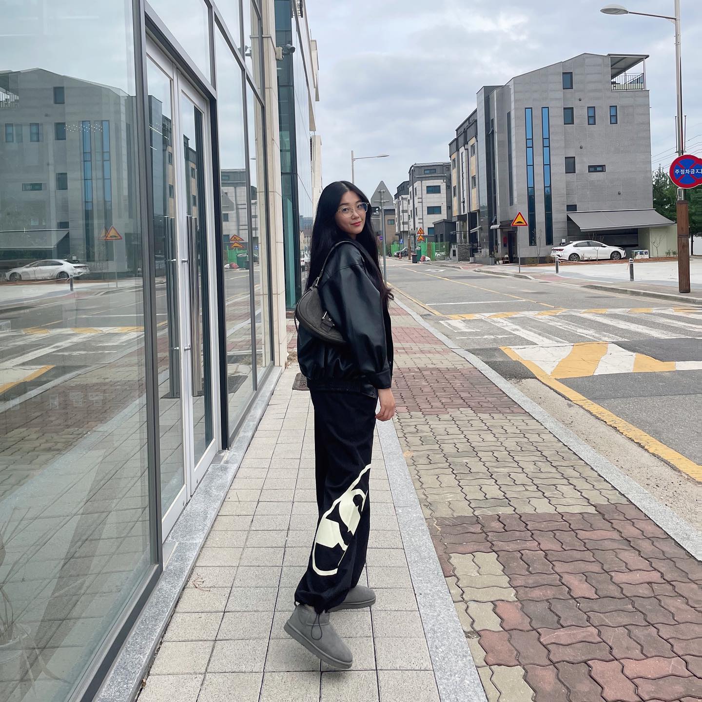아..아직 가..가을 인거쥬?🤔
마미가 탐내는 힙쟁이 팬츠입궈 나들이〰️

#리켓#리켓터#리켓터스타일#reket#reketerstyle