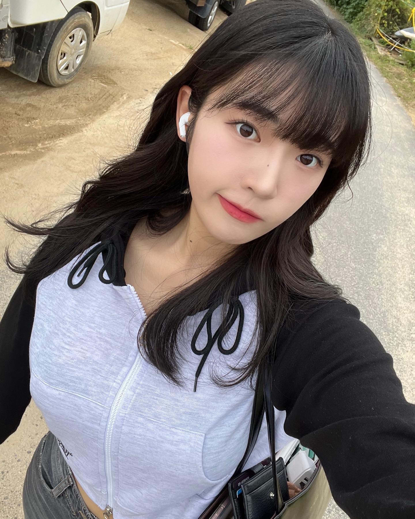 I'm like a 바리바리 girl 😎