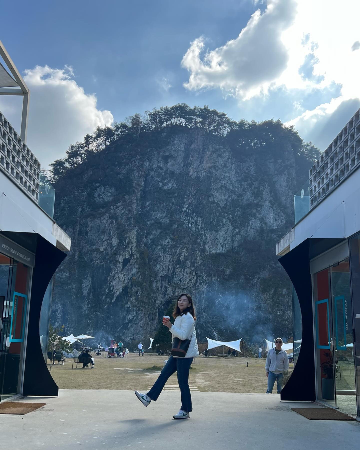 .
절경
한마디면 충분했던 카페💚
은행나무보러 급 출발했던 여행인데
진짜 잘 놀다왔던 원주행🧡
.
.
#원주여행 #스톤크릭 #원주아기랑