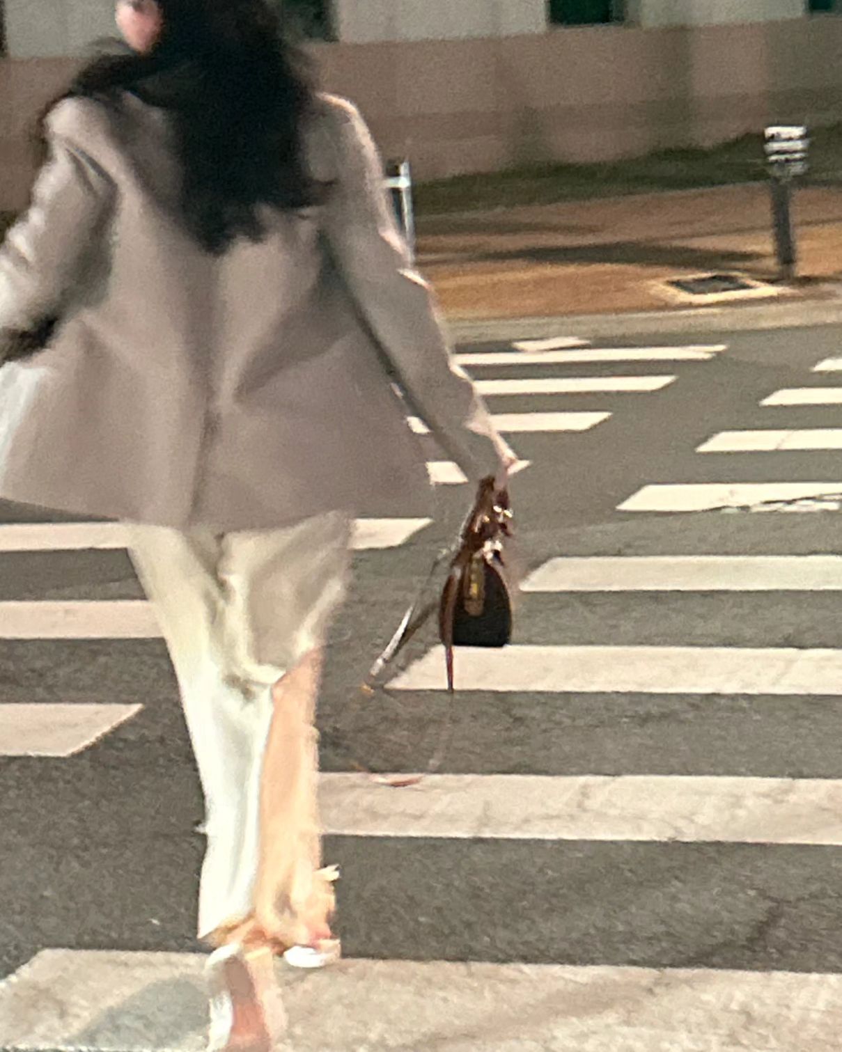 웨딩촬영끝나구 둘이 한 잔하구 집 가는 길.jpg

촬영의 여운이 가시질 않아...!
집에 걸어가면서 또 한바탕 사진찍고 놀기 💃🏻💃🏻💃🏻

𝐏𝐡𝐨𝐭𝐨𝐠𝐫𝐚𝐩𝐡𝐞𝐫
개띠 개노마필름 대표 미누미누(o_ming9 ) 작가님 📸🖤