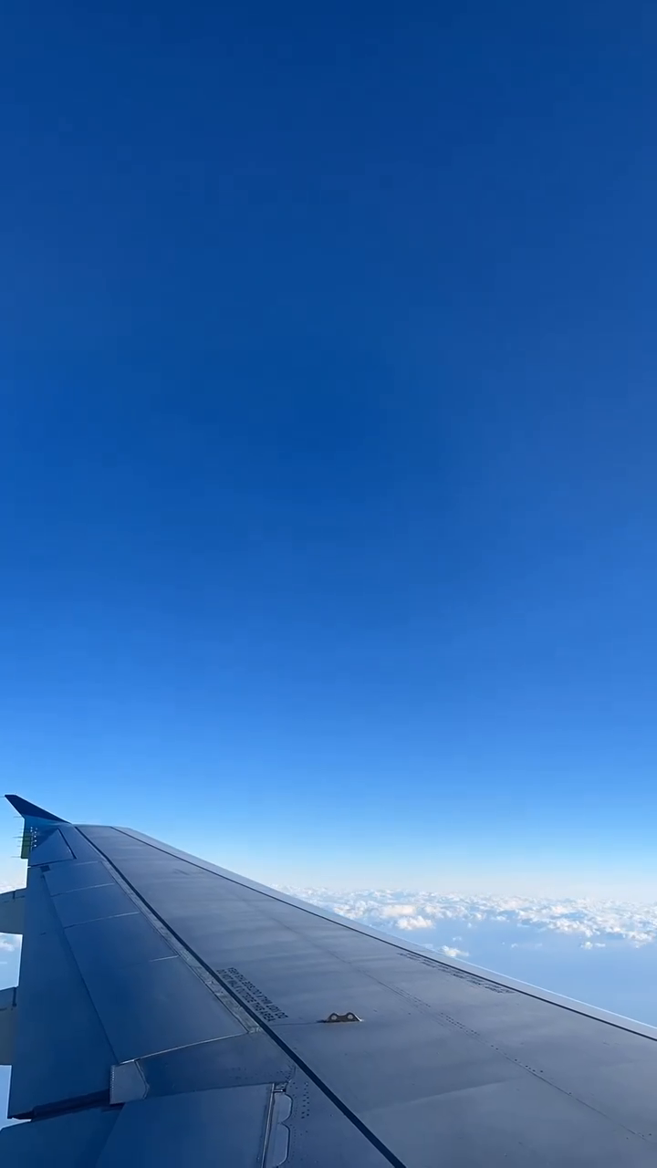 ✈️