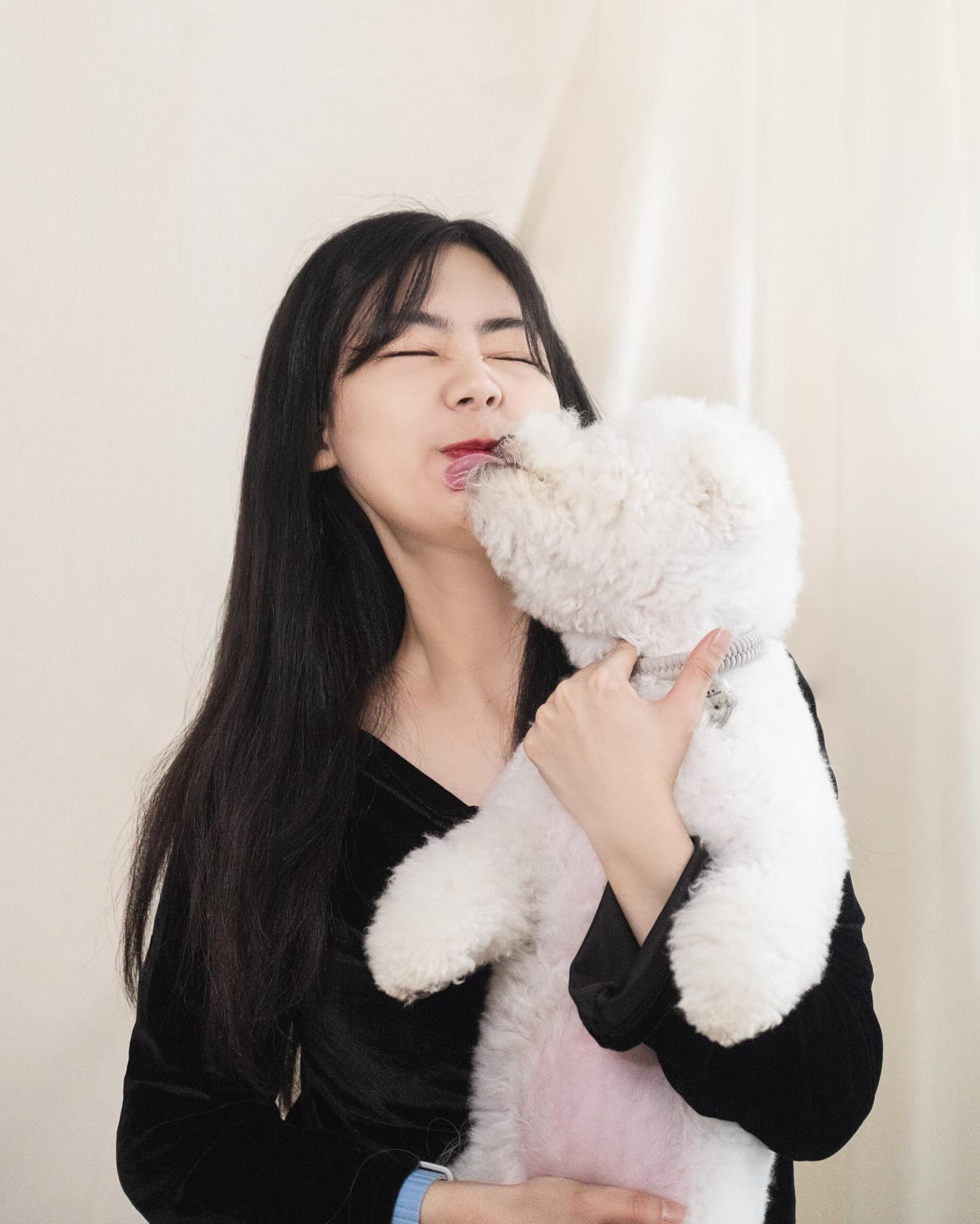 엄마랑 콩떠기는 매해 루틴처럼 엄마생일,떠기생일,12월31일 이렇게 세번 촬영하는데 이번에 12월31일 촬영한 보정본이 나왔대🥹 엄마도 너무 만조쿠한 촬영&결과물🥰