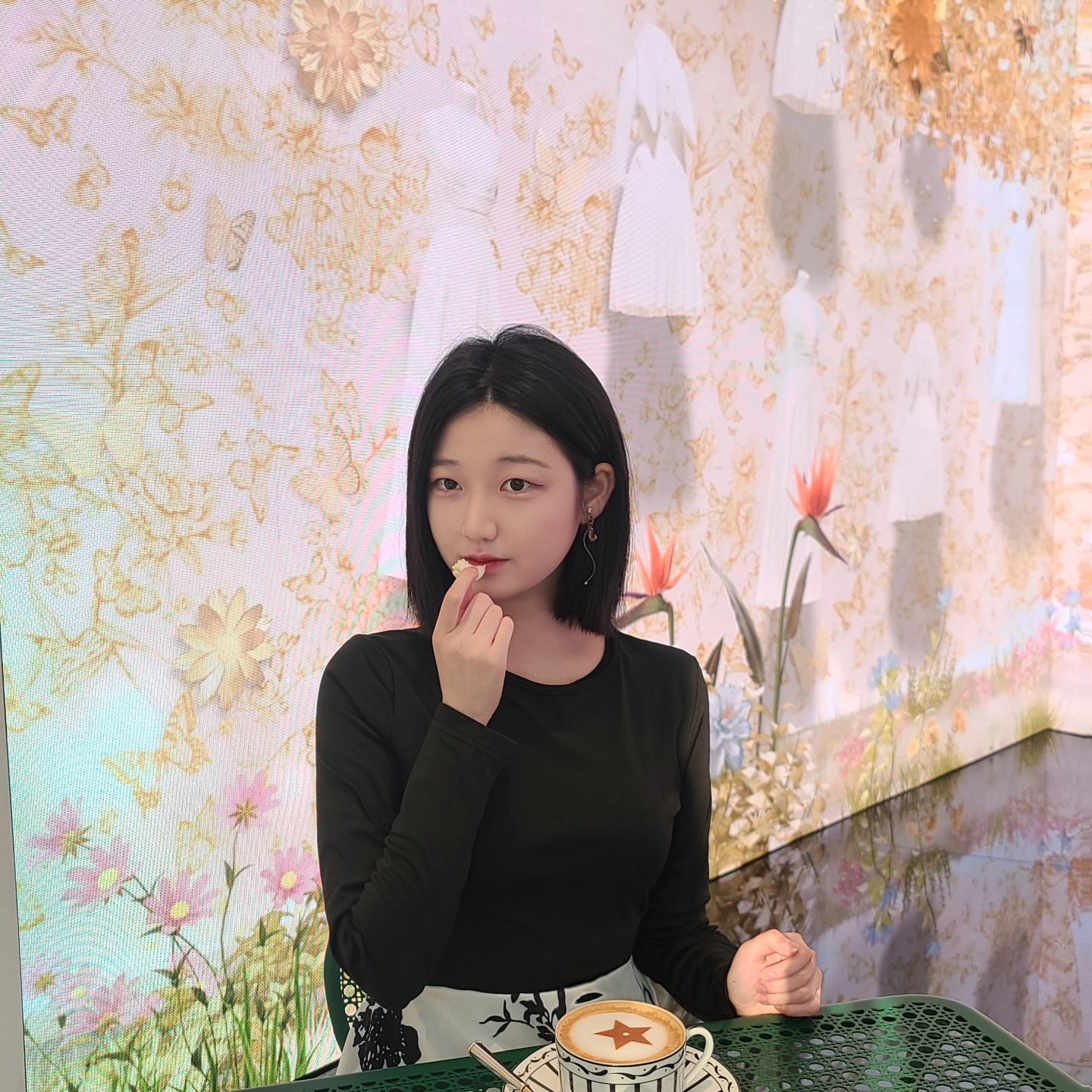 𝙳𝚒𝚘𝚛💛

#디올 #디올카페 #dior
