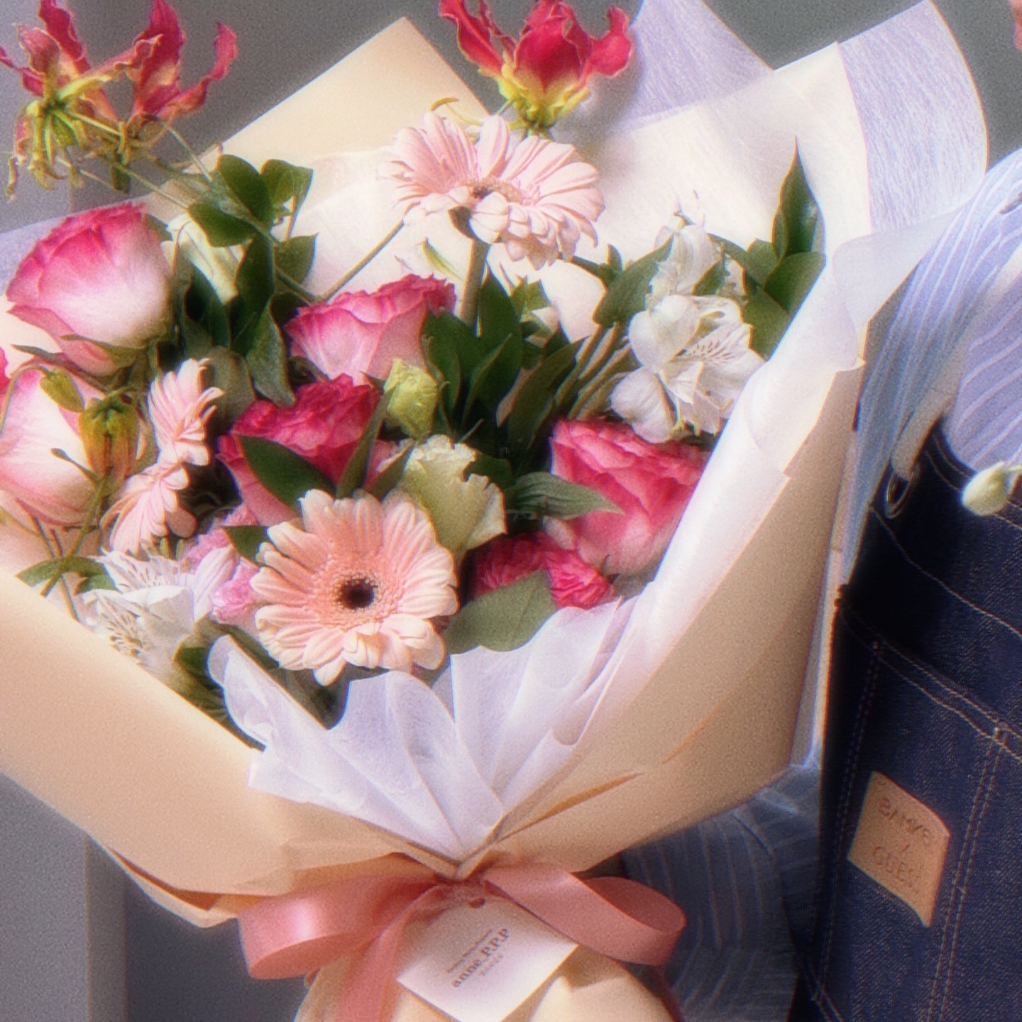 anne_p.p.p 온닝 💛 늘 저의 소중한 순간을 함께해줘서 항상 고마워요 💐 언니덕에 예뻐해주셔쒀 🥰🥰🥰 아침부터 넘넘넘 고생했담 🩷💚✨✨