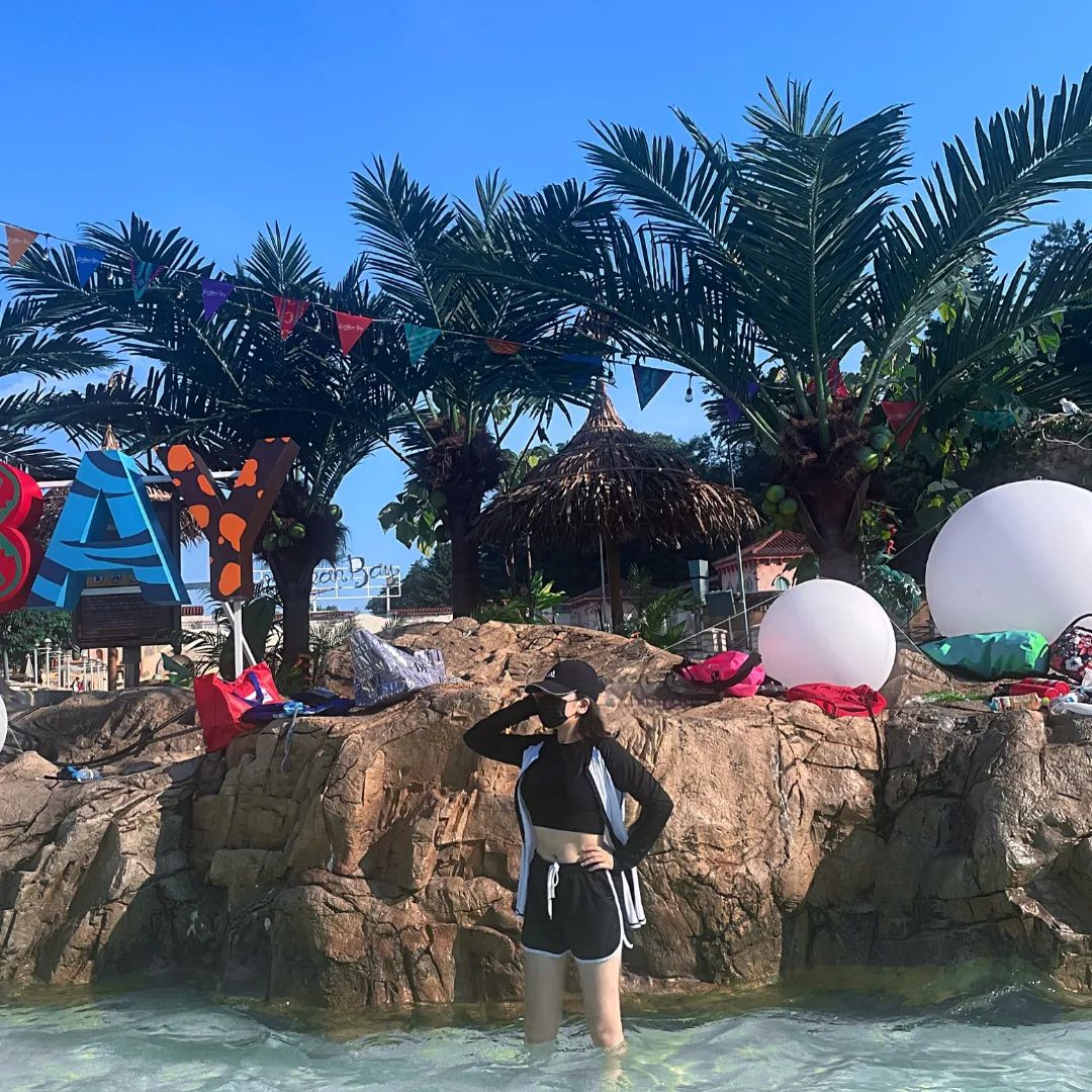 사람 너무 많아서 애들이랑 3번이나 떨어짐 :(

.
🌊
🏖
#케리비안베이 #수영복 #래쉬가드 #단체사진 #04 #05 #소통 #좋아요 #팔로우늘리기 #좋아요반사 #좋반 #좋아요늘리기 #팔로우 #선팔 #맞팔 #맞좋 #좋반테러 #좋아요그램 #likefoefollow #lfl #fff #f4f #TBT #follow4follow #like #likeforlikes #like4like #フォローバック #いいねした人全員ファローする