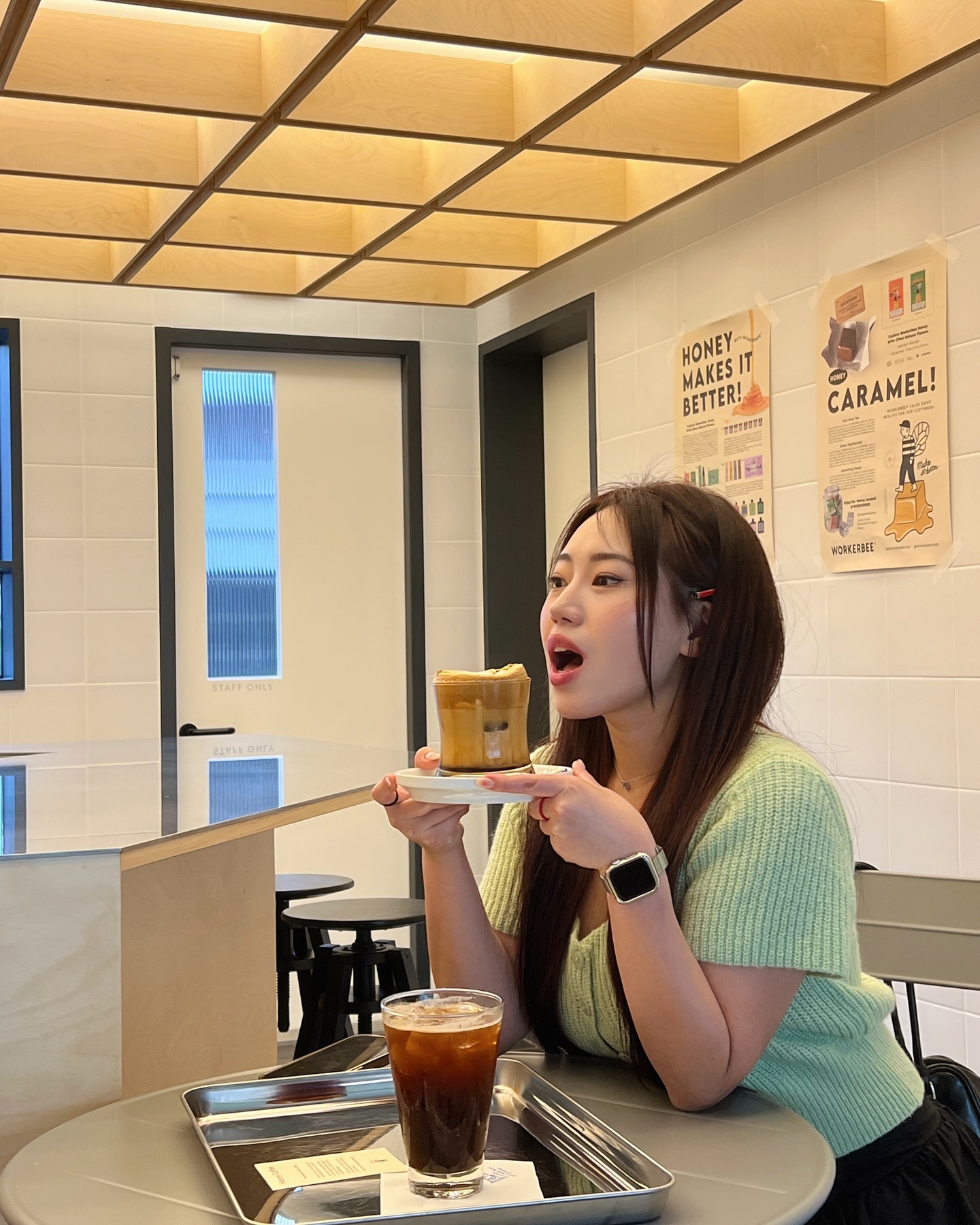 미로같이 어지러운 카페
꿀벌집 컨셉인걸까?🐝