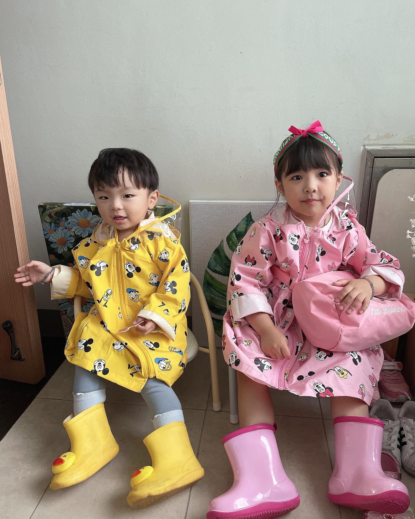 -
2023.06.28(수)
퐁이 태어난지 1622일 되는 날, 👧🏻
도리 태어난지 796일 되는 날, 👶🏻
(도리 교정일 774일 되는 날)
이쁜 우비남매 🫶🏻
-
-
#조이남매_👧🏻👶🏻 
🎀 #20190119 #AM1040 #3485g #AO형 #49cm 🎀
💎 #20210424 #AM0948 #3170g #AB형 #50cm 💎