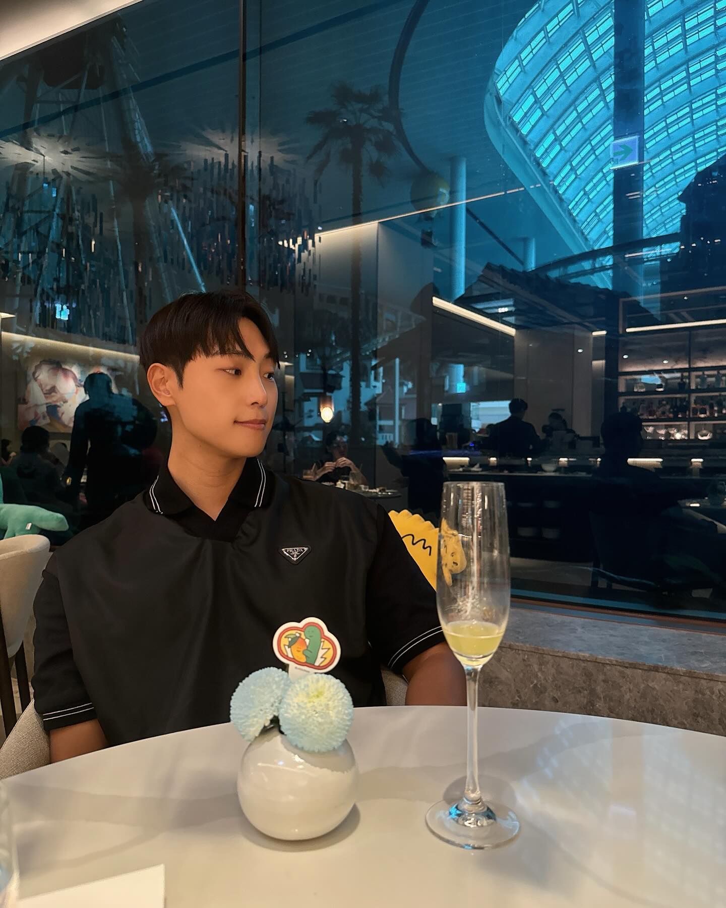 망고뷔페 막차 탑승!! 🥭
새로산 옷입구 기분전환
•••
•••••
#롯데호텔월드 #호텔뷔페#망고#망고뷔페 #호텔 
#일상#dailylife#ootd#prada #주말#나들이#기분전환
#디저트#케익