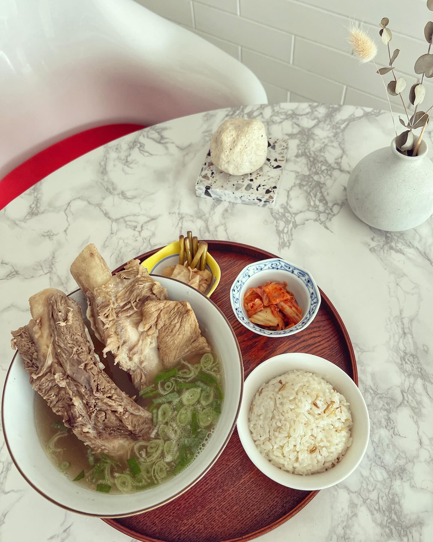 #협찬 #글라이드 #왕갈비탕 #글라이드왕갈비탕 #갈비탕맛집

우오왕 집에서도 근사한 왕갈비탕을 먹을수 있다?
샵우리집이왕갈비탕맛집!̆̈ !̆̈
고기양 실화니? 
날씨가 추운 요즘 중탕으로 12 분 만 끓이면 
간단하게 따끈하고 푸짐한 왕갈비탕이  완성됩니다 
파 듬뿍 넣고 국물이 끝내줘요!̆̈ !̆̈
겨자푼 간장에 콕 찍어먹음 #맛있다그램 
맛과 푸짐함 집에서도 보양하는 느낌 완전 가능하쥬!̆̈ !̆̈ 
갈빗대가 통째로 들어가있는 갈비탕 밀키트 (갈비 함량이 무려 36%)
갈비와 양지 육수의 황금 비율 블렌딩, 수삼으로 고기 잡내 없이 깊고 진한 육수의 맛
누적 후기 1만5천개 인증! 소문이 자자한 #갈비탕맛집
glyde.co.kr 로 구매하러 가보자규!̆̈ !̆̈