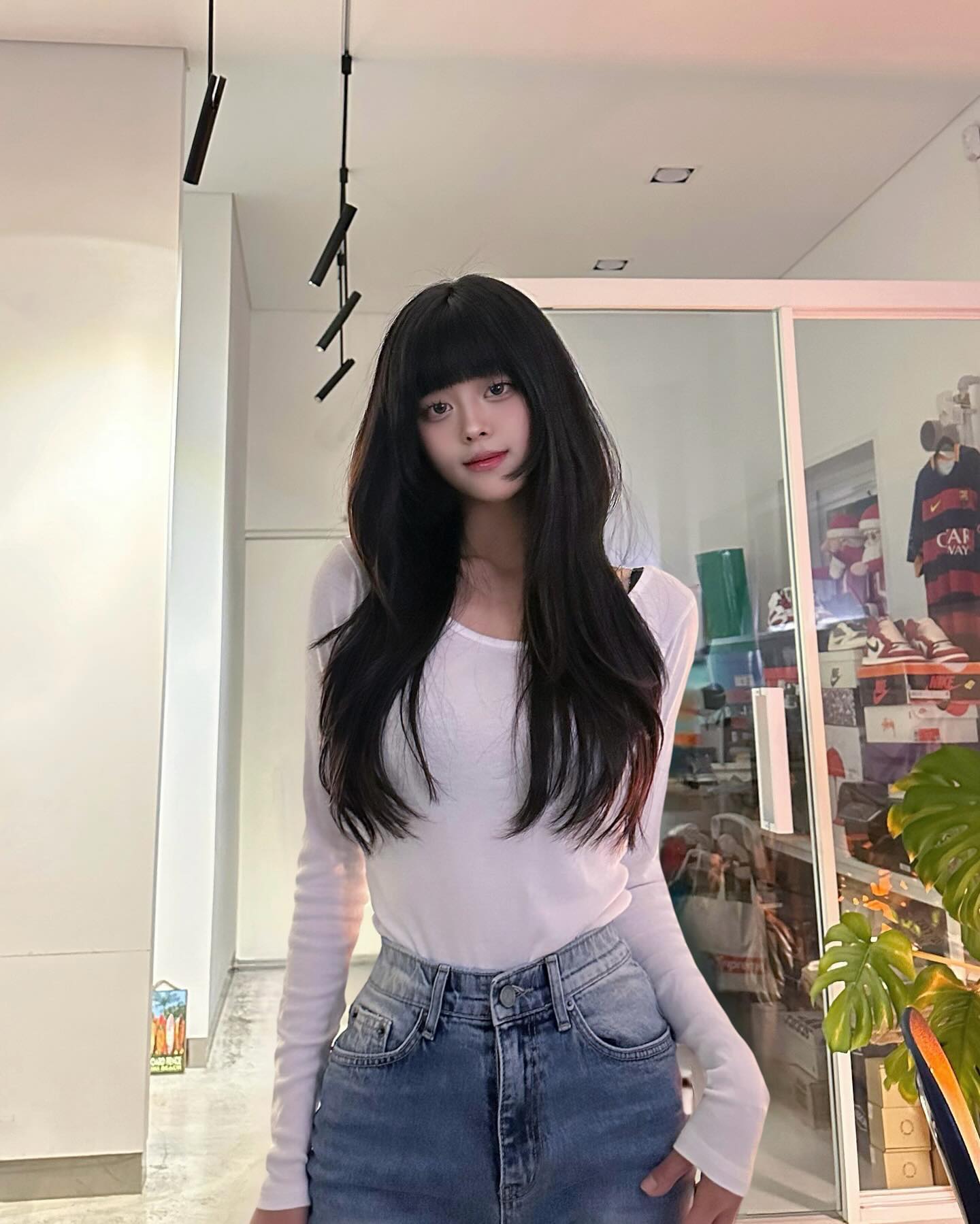 진짜 머리 왕왕왕왕왕 맘에 들어!!!!!😆💗💗💗
아현언니 손길 스쳐가면 맨날 리즈 갱신함🫶🫶🫶