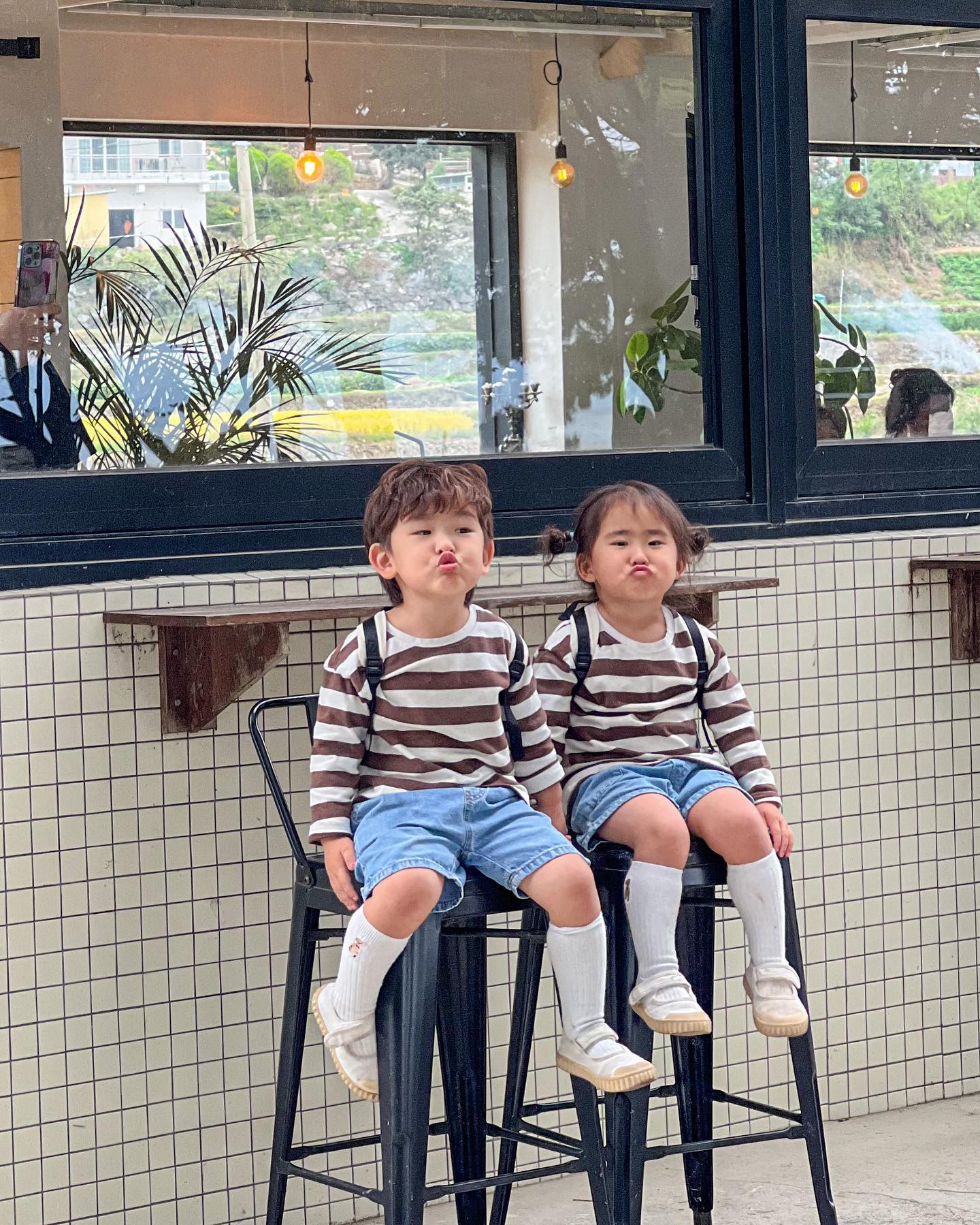 데리고 다닐 맛 나는 4살💛

#쌍둥이 #남매 #남매룩 #쌍둥이룩 #남매둥이 #4살