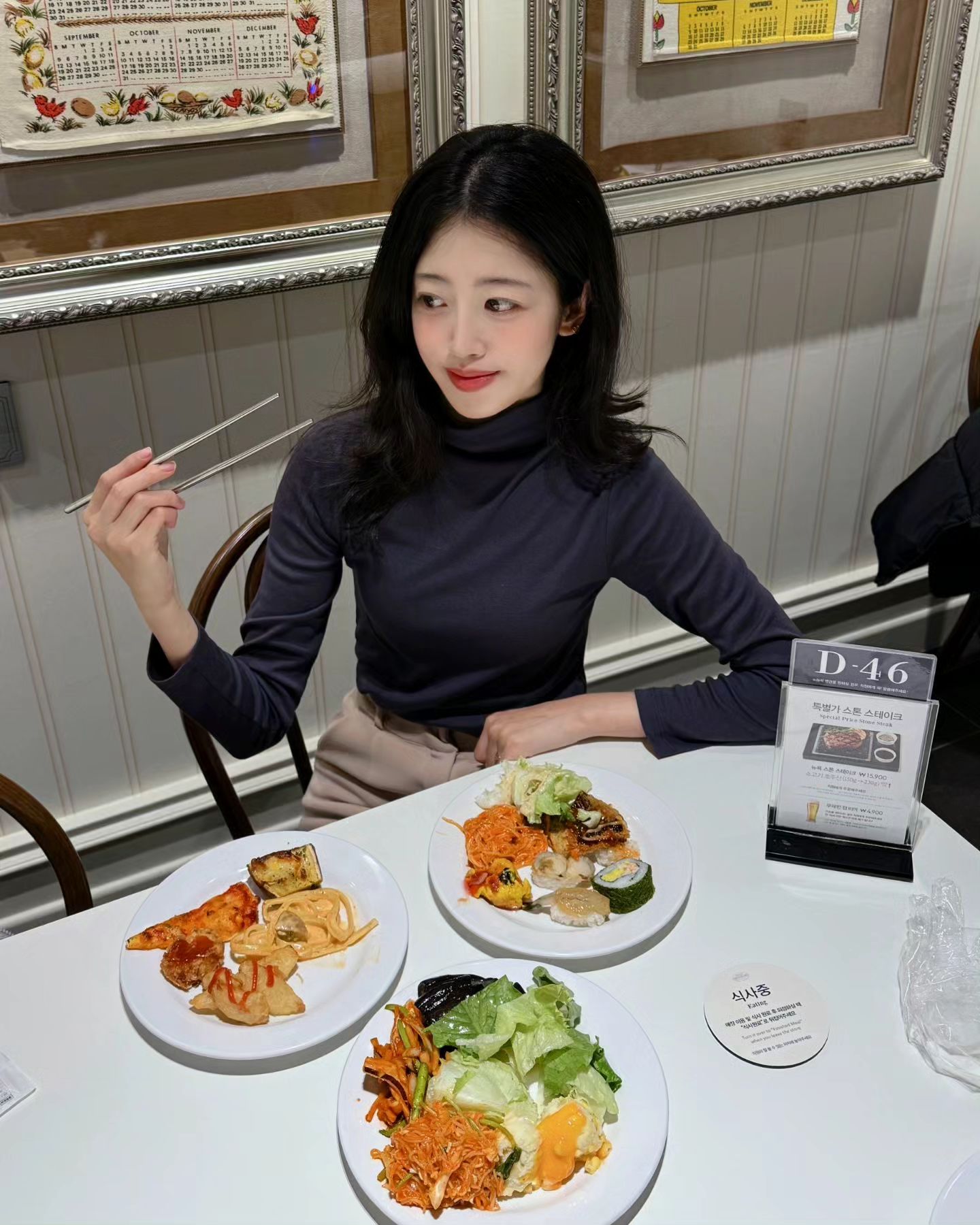 #협찬 동아 구미점 1월 12일(금) GRAND OPENING 🎉
동아백화점 마트자리에 애슐리가 생겼어요 😆
이제 대구까지 가지 않아도 구미에서 애슐리퀸즈를 즐길 수 있답니다!!
넓은 마트자리에 생겨서 그런지 애슐리 매장이 굉장히 컸고 새로 생긴 매장이라 굉장히 깔끔했어요 👀
사람들이 너무 붐비지 않게 관리되는 거 같았고, 음식도 비어있는 거 없이 바로바로 채워져서 너무 좋았어요 🩷🩷
그릴, 스시, 중식, 피자&파스타 등 메뉴가 굉장히 다양하고 디너, 주말에는 무제한 연어도 제공됩니다 😋
엄마랑 동생이랑 같이 방문했는데 가족끼리 식사하기에 좋은 메뉴들이 가득이라 아주 좋았어요 🥹
그리고 애슐리 하면 디저트를 빼먹을 수 없죠!?!?
퓨어 스노우 화이트, 애슐리 시그니처 티라미수 등 다양하고 맛있는 디저트도 만나볼 수 있답니다 🎂
새로 오픈한 매장이라 웨이팅 시간이 조금 길었지만 편하고 깔끔하게 식사할 수 있어서 너무 만족스러웠어요 😆
◾주소 : 경북 구미시 송원동로 28 동아백화점 1층
◾영업시간 : 11:00~21:00
◾전화번호 : 0507-1335-3590
(한달동안은 예약을 받지 않는다고 해요!)
◾가격 : 주말, 공휴일 성인 27,900원 / 초등학생 15,900원
평일 디너 성인 25,900원 / 초등학생 15,900원
평일 런치 성인 19,900원 / 초등학생 12,900원
미취학 아동 7,900원
◾동아백화점 건물내에는 주차장이 따로 없고 맞은편 농협 주차장에 주차하시고 주차등록하면 3시간 무료입니다.
#애슐리 #애슐리퀸즈 #애슐리퀸즈동아구미점 #구미역맛집 #구미맛집 #구미가볼만한곳 #구미송정동맛집 #구미맛집추천 #구미점심맛집