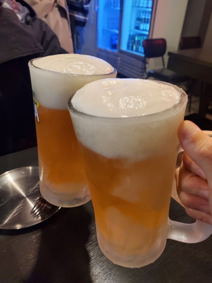 피자를 메인으로 다양한 안주와 술을 파는 피술집/교대 피자에 미치다 다녀왔어요!