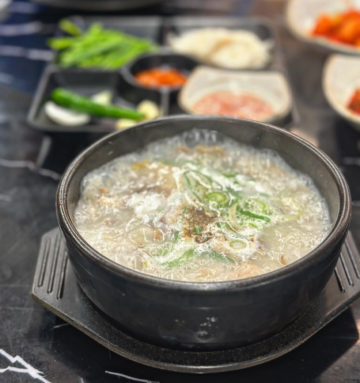 #첫줄 
국밥 죠아 (๑˃؂˂๑) 
#좋아요 #선팔 #맞팔 #팔로우 #먹팔해요 #먹팔로우환영 #먹팔로우 #먹팔환영 #먹팔소통 #먹잘알 #맞팔환영 #패션계정맞팔 #먹그램촵촵 #fff #사진계정맞팔 #스냅사진 #먹소통 #먹소통환영 #먹잘알 #사진계정소통 #카페 #카페스타그램 #오오티디 #데일리 #좋튀환영 #사진취미맞팔 #좋반 #소통환영 #국밥맛집 #돼지순대국밥