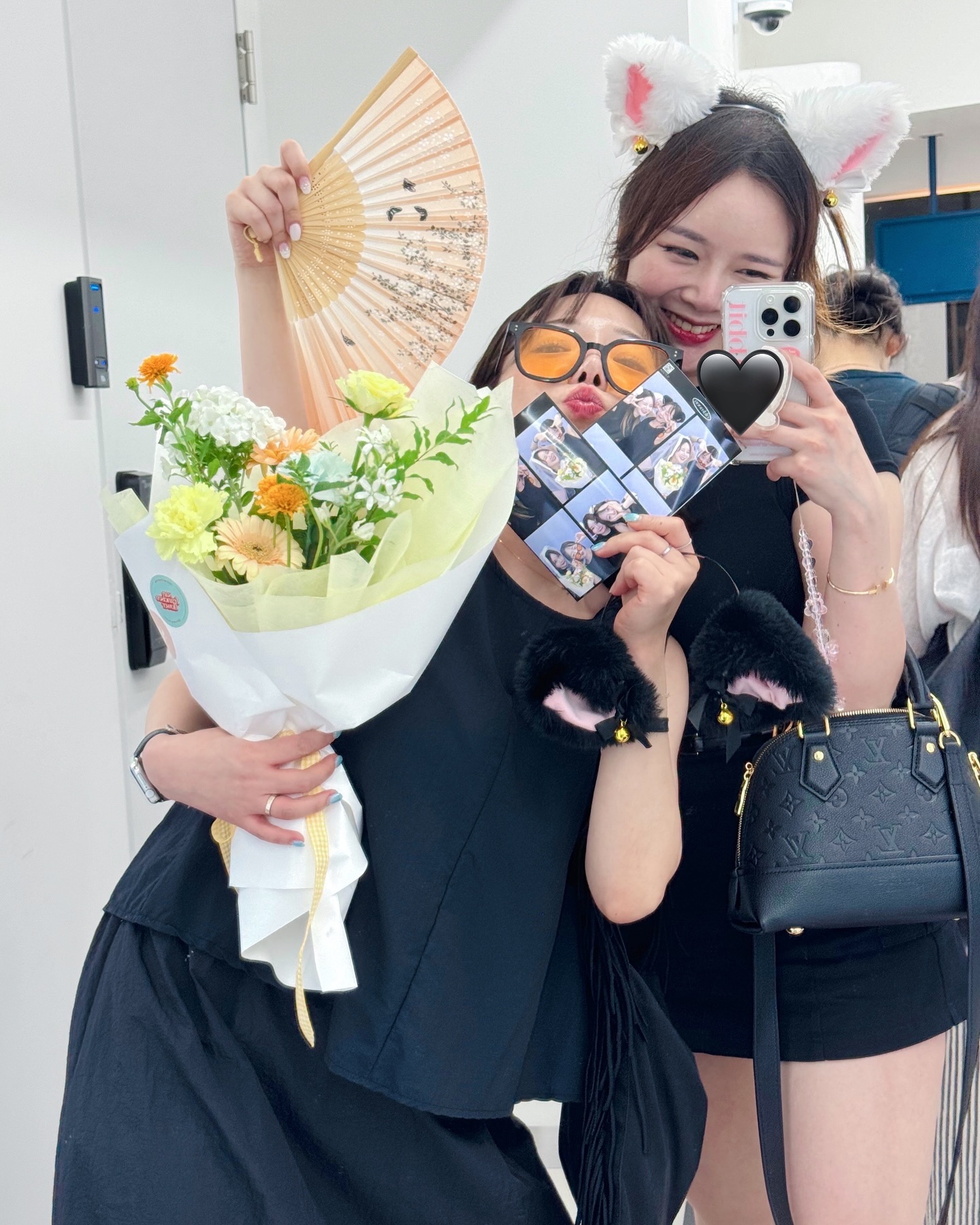 나으 미니미 💖 축하해줘서 고마오 🥰
결혼할 친구 준다고 화사하게 해달라고 했다는 꽃다발💐
카드까지 써서 와주는 섬세함에 감동쓰🥹🩷
두번째 축하해줘서 다시 한번 고마워🥳💜
#15년지기 #우정그램