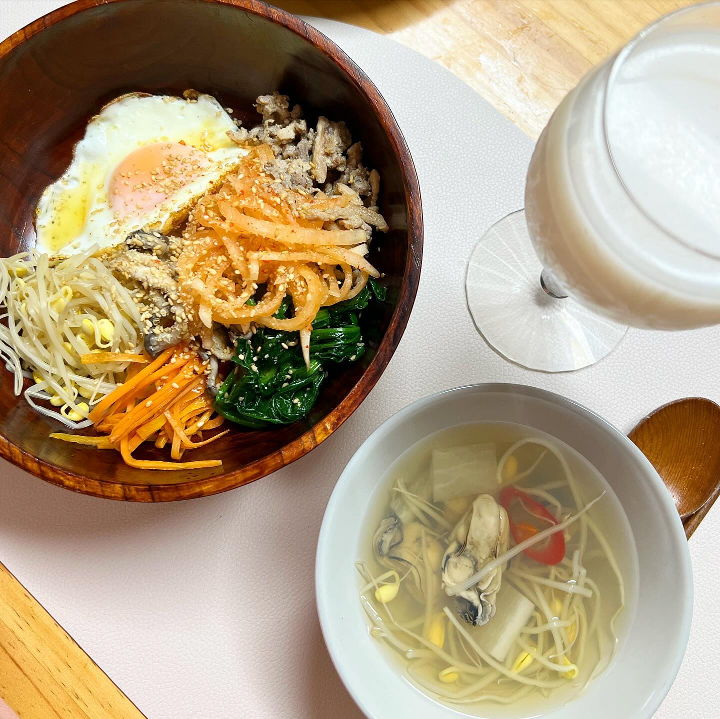 .
수고스러워도 직접해먹는 집밥이 최고👍🏼
사실은 엄마밥이 최고❤️
빨리 설날되서 엄마밥 먹으러가고싶당☺️