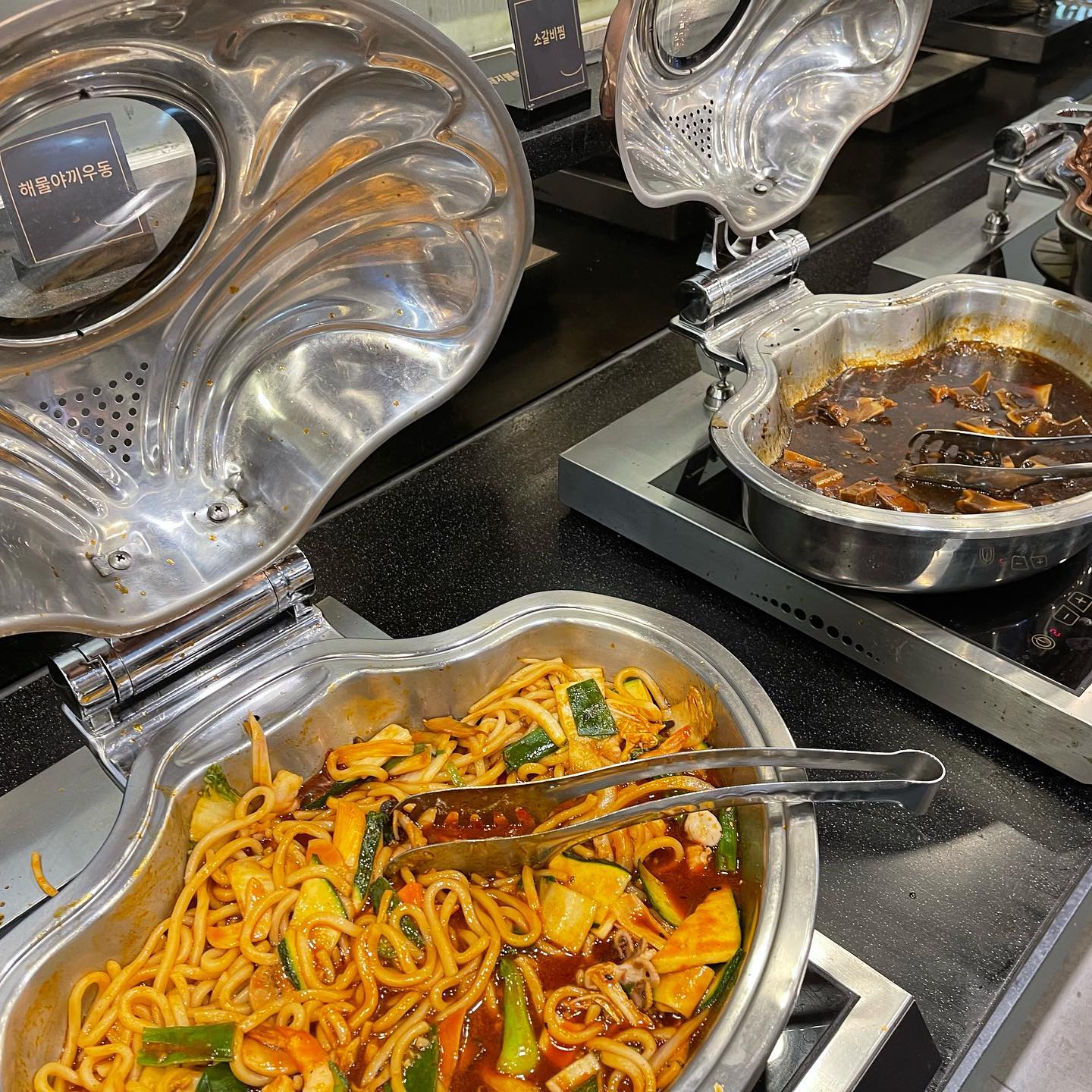 #고메스퀘어 에서 추석음식이 아닌 다양한 #스시 #육회 맛있게 먹음
#영통맛집 오랫만에 먹은 뷔페 입이 즐겁군