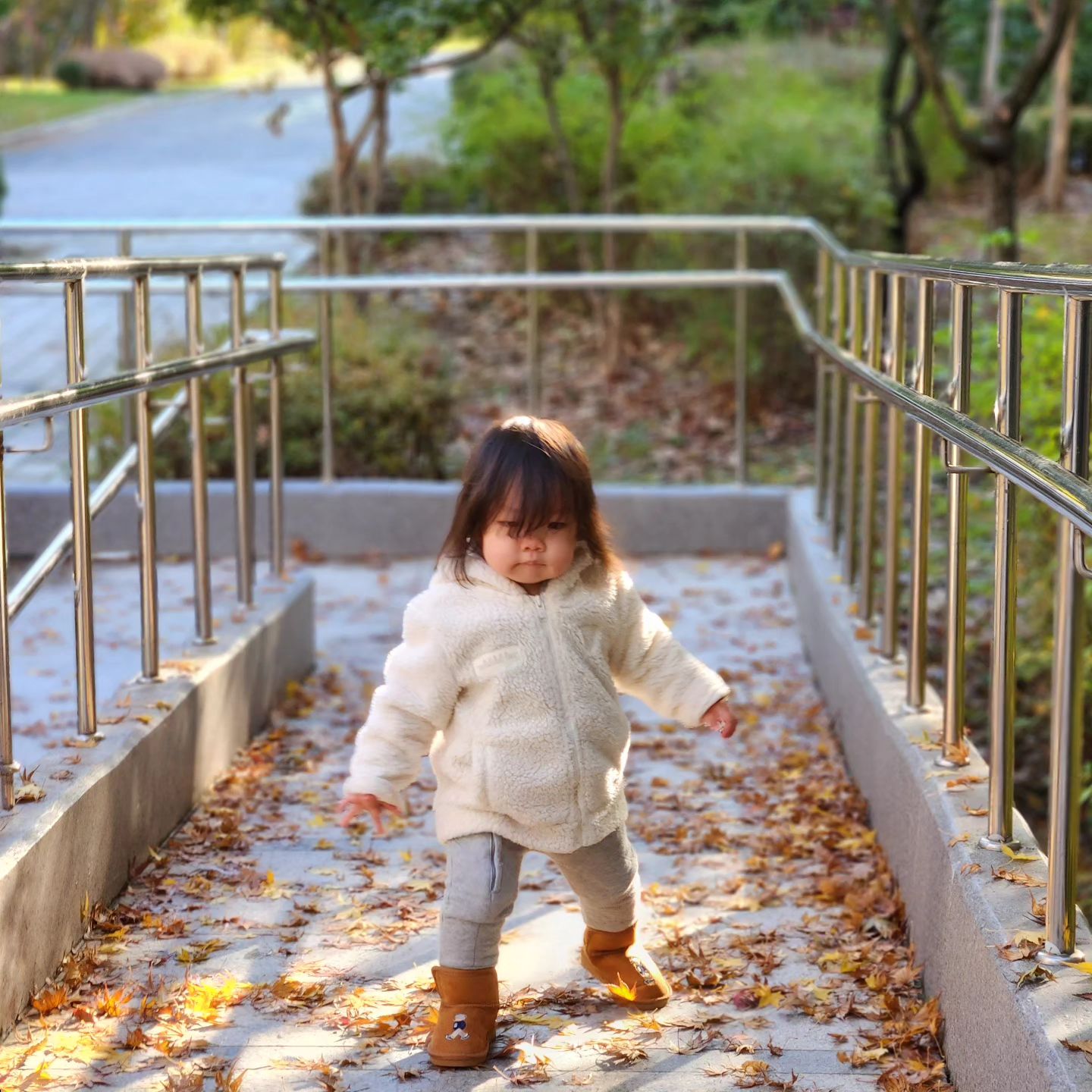 분위기는 가을🍂 온도는 겨울❄️
등원하고픈 애기 2호🐥

#딸스타그램