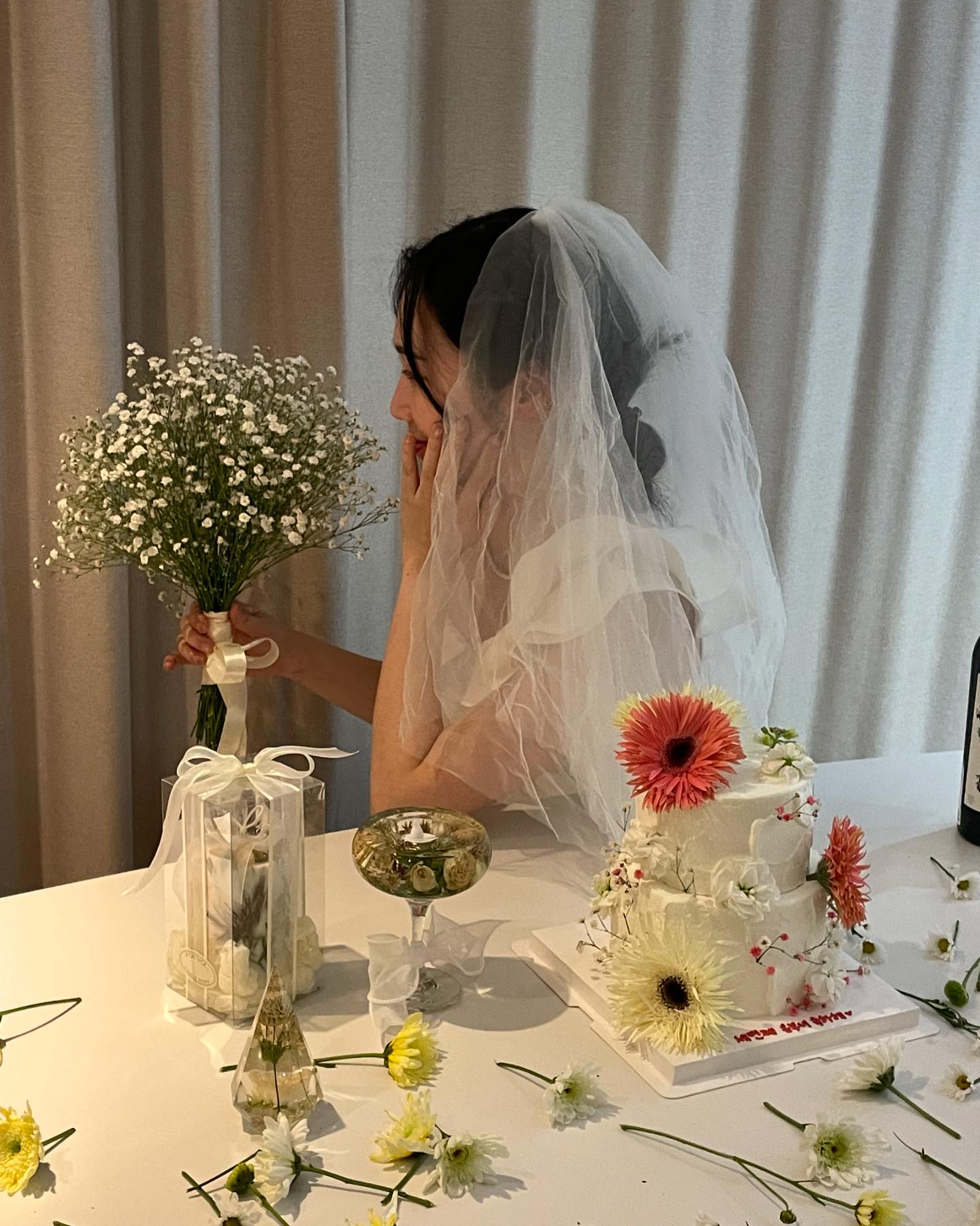 결혼한지 100일 된 기념으루 올려보는
우리의 🤍💐👰🏻💍☘️