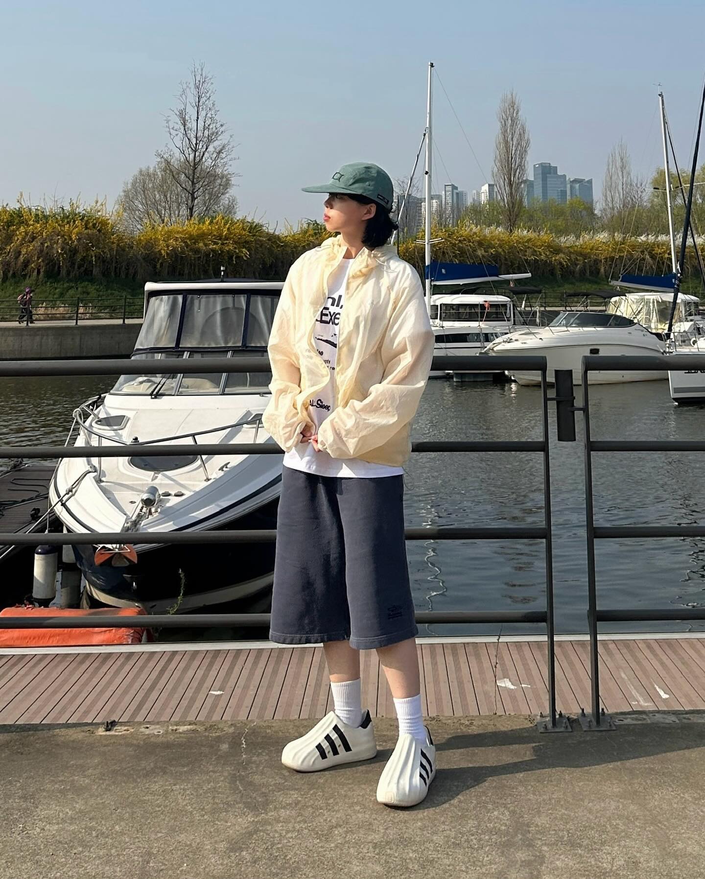 #협찬 

T 샤 스 |  exercise_kr 

뽀인트 티샤스 입구 한강 나드리 ⛵️🫧