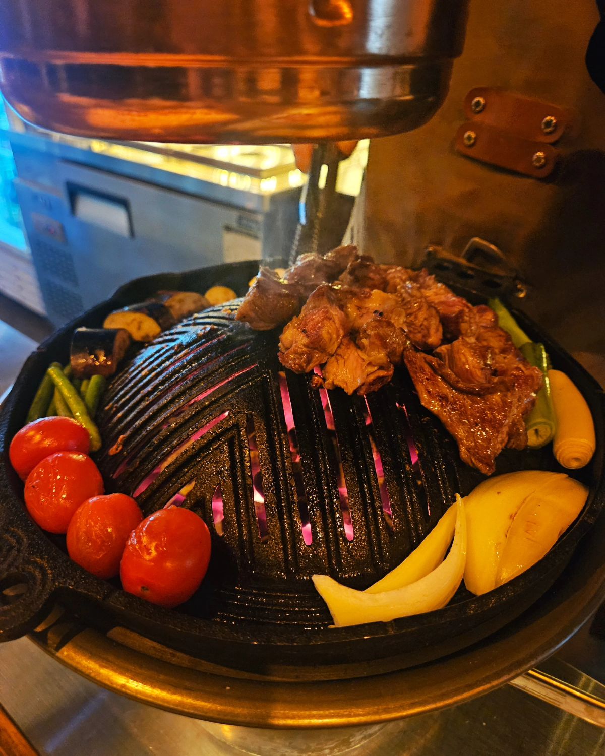고급스런 양갈비와 다양한 술을 함께 곁들일수 있는 곳🍗 

테이블에서 개별 화로로 직원분께서 직접 구워주니 편하고 육즙 가득한 양갈비에 야채도 한가득 나와요🫶 

트러플 와사비, 표고버섯 와사비, 히말라야 핑크소금 등등 소스도 다양해서 여러가지 맛을 즐길 수 있고 생맥주까지 함께 먹으면 두배로 맛있습니당 🙆🙆‍♀️ 

날치알 마늘버터밥은 필수 주문 해쥬세여
생김에 간장찍어 버터밥 싸먹으면 대존맛..💓

.
.

🍽의영이네양갈비 
🍖 양갈비 230g  31,000원
🍚 날치알 마늘버터밥 5,000원
🍺 타이거 생맥주 8,000원 

.
.

#협찬 #의영이네양갈비 #구디맛집 #구로디지털단지맛집 #구디양갈비맛집 #깔깔거리맛집 #구디역양갈비맛집 #구디맛집추천 #구디역맛집추천 #구로디지털단지양갈비맛집 #구디양갈비추천 #구로디지털단지맛집추천 #구로구맛집 #구로구양갈비맛집 #구로구맛집추천 #구로동맛집 #일상기록 #🫶