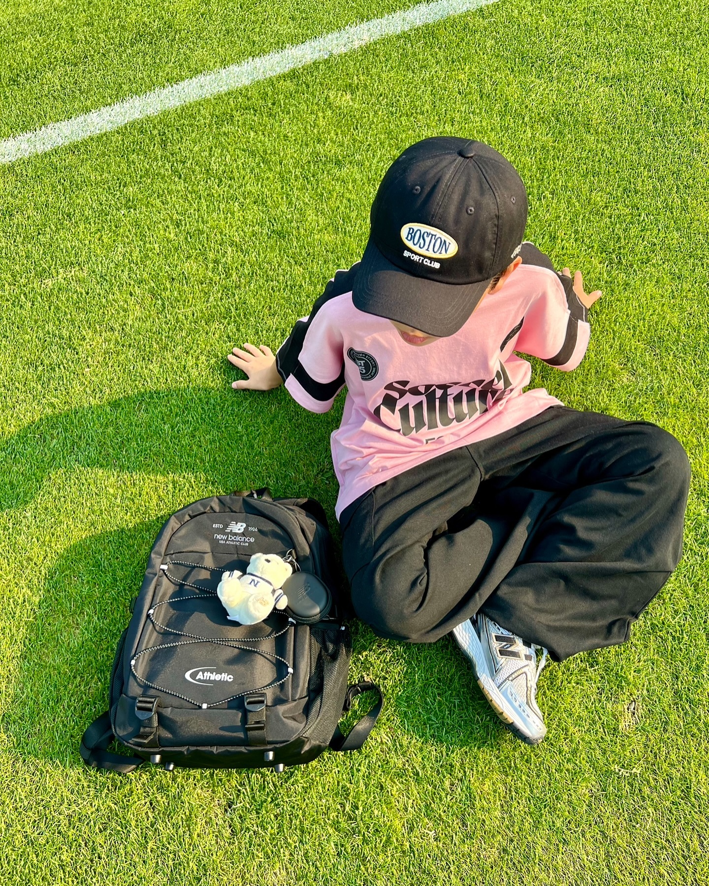 #광고 newbalancekids_kr 

.
.
.
-Were different, but were friends.
-취향,성향,체형은 다르지만 우리는 같은 학년 친구야!
-다양한 사이즈와 디자인으로 나온 뉴키 크루백(NK CREWBAG)
-나에게 꼭 맞는 사이즈와 취향으로 선택하자 😎

-5학년 준서의 책가방엔 교과서와 학원책으로 가득가득📚
-학교 끝나면 바로 학원으로 가기에 하루 반나절을 가방과 함께라 가볍고 편한 가방을 찾던중 마침 뉴발란스키즈에서 가벼우면서 아이 체형에 꼭 맞는 사이즈의 백팩이 출시 됐다네요
-무난한듯 스포틱 하면서 또 모던함과 클래식을 갖춘 고학년무드의 백팩 
-디자인,사이즈,가벼움,수납력 까지 매력넘치는 뉴키 크루백
-좋은건 널리널리 소문 내야겠죠?😁
-공홈에서 입고 알림 신청하고 선착순 키링 받는거 잊지말자구요!🖤

.
📌뉴키 크루백(L/ 블랙)

.
newbalancekids_kr 

.
.
#뉴발란스키즈 #뉴발란스백팩 #뉴키크루백