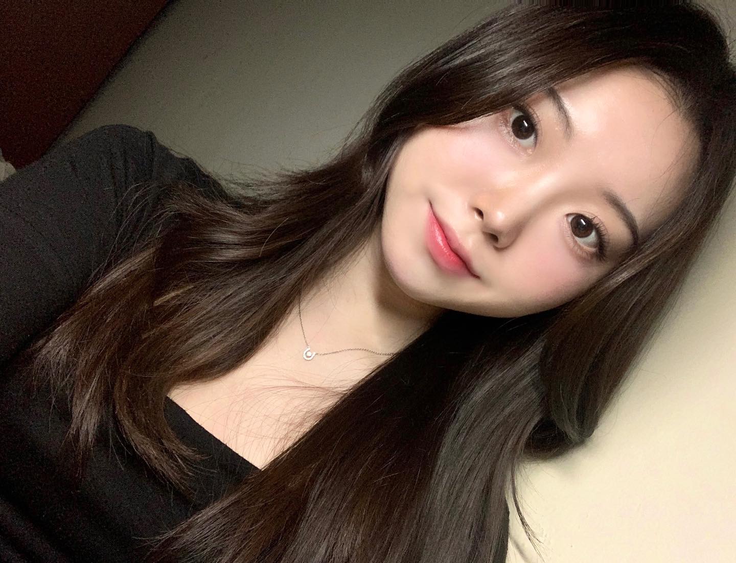 곧 개강이라 머리 잘랐오 ㅎㅎ
근데 나 벌써 2학년이야..?