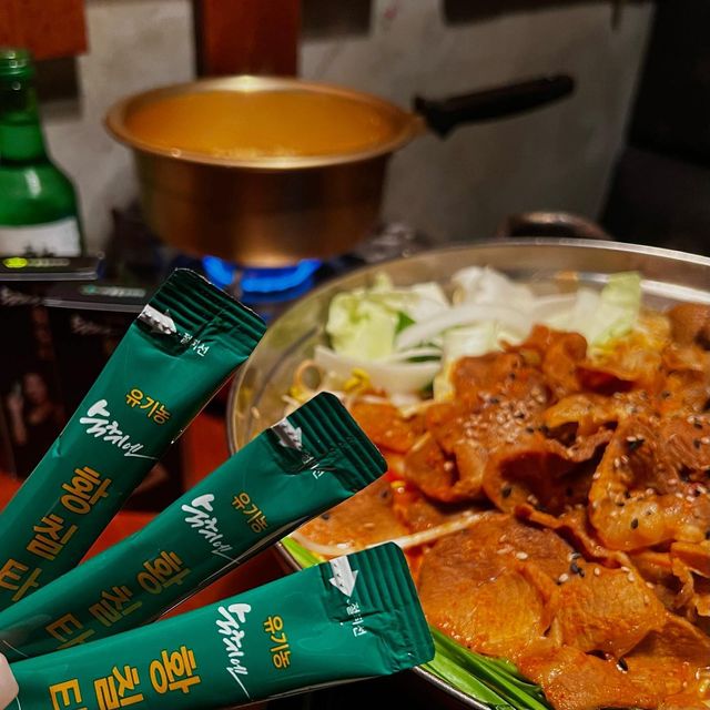 이지선 먹스타그램 on Instagram: "#광고 저번에 소개드린 인삼나무라는 별칭을 가진 황칠나무로 만든 황칠요리사에 이어서 오늘은 나무계에 인삼이라 불린 황칠나무로 만든 숙취에 좋은 황칠