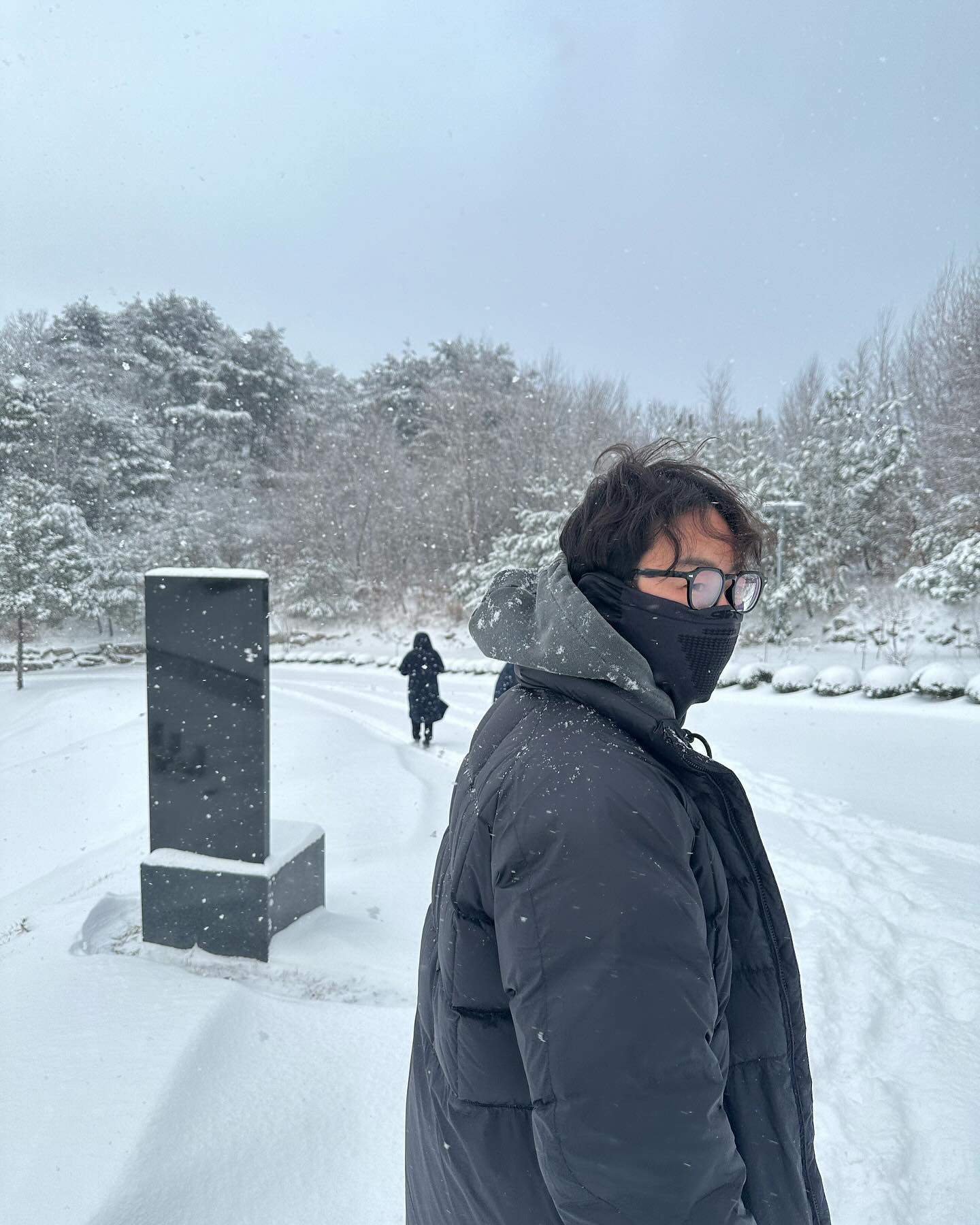 여기는 지금 겨울왕국 ❄️☃️

넥워머 드디어 개시했다 🤍 
오늘 같은 날씨에 아주 딱이네요.
에어홀 숨구멍이 있어 편안하고 
폭신폭신하고 부드러운 소재 ☺️ 
완전 강추합니당 !!
 
#나인에프엑스 #넥워머 #넥워머추천 #겨울왕국 #커플넥워머 #아크틱넥워머 #겨울넥워머 #겨울기모바라클라바 #스노우보드 #바린이 #오토바이그램
