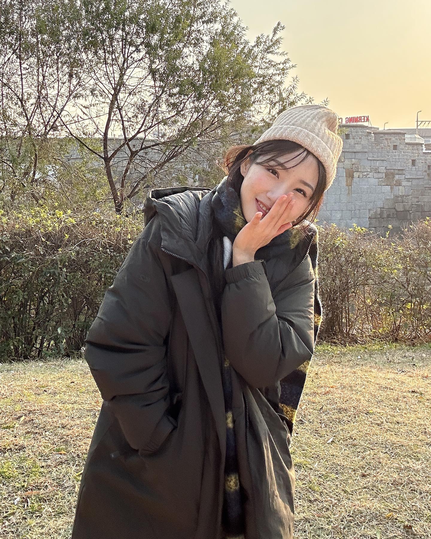 #광고 outdoork2 

겨울 #롱패딩 이 이렇게 예뻐도 되냐구요 •••. 🖤 요즘 갑자기 추워졌는데도 덕분에 따스했던 #k2 #씬에어바이브 . 씬에어 기술을 사용하여 더욱 가벼워요! 정말 너-무 따뜻한데 두께감이 얇아 세련된 느낌 ✨ 덕분에 옷 여러겹을 입어도 답답하지가 않다 이거야 ! 😎 핏, 디자인이 워낙 예뻐 #케이투 #수지패딩 으로 유명한거 아시죠 ~? #겨울코디 다주거따 이제 🤜🏻🤛🏻

#패딩추천 #패딩 #패딩코디 #롱패딩코디 #롱패딩추천 #구스다운 #여자겨울패션 #여자겨울코디 #데이트룩 #출근룩 #주말룩 #데이트룩코디 #출근룩코디 #겨울데일리룩 #겨울패션 #여자데이트룩