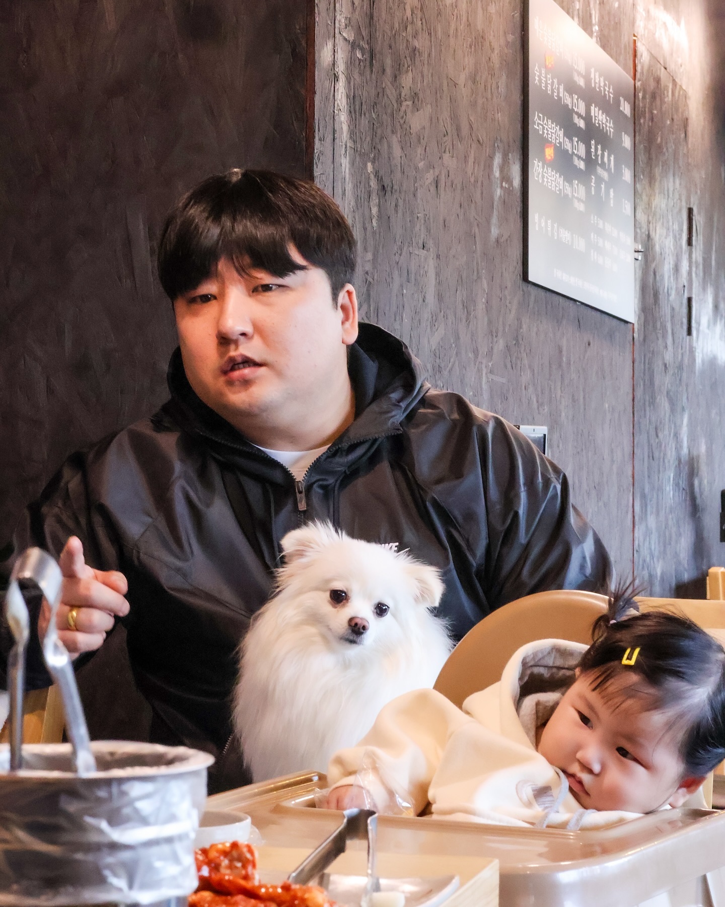 셋다 똑같이 생겼네 👨‍👧🐶