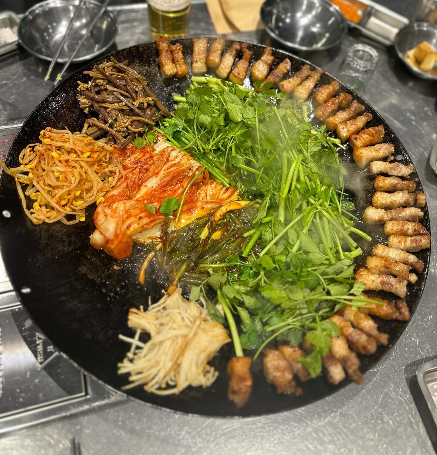 .
정말 맛있게 푸짐하게 먹었다~!!!
꿀맛!!!
.
.
#영등포구청맛집 
#돼지의집
