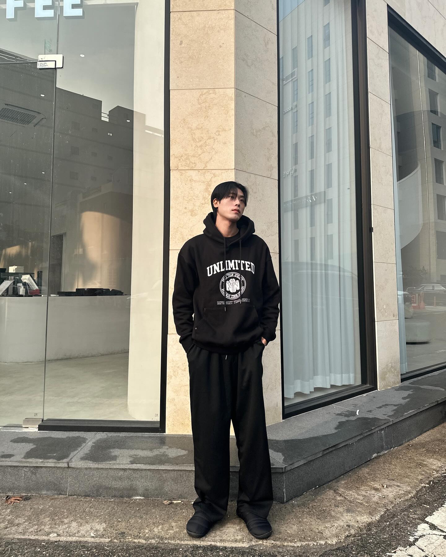 #협찬
1월도 화이팅하십쇼

‘나인제트 기모 그래픽 후드’
부드럽고 포근한 기모에 아치 그래픽으로 캐주얼을 더한 그래픽 후드티
무겁지 않게 보온성만 up
운동 전 웜업에도 ok
-
#나인제트 #나인제트후드티 #후드티추천 #ninez
