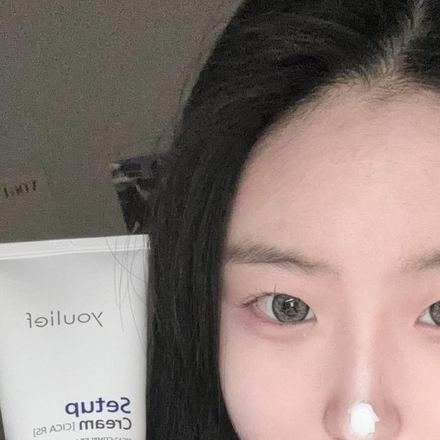가은 on Instagram: "< 유리프 셋업 수분크림 >
여드름성 피부에 적합한 유리프 셋업 수분크림!
촉촉하고 부드럽게 발려서 와방 만족한 제품입니다 😚
진정 , 수분공급 , 피지에 효과좋은 제품이고 바르고 나면 피부에서 은은한 광이 돌아서 좋았던거같아요
#광고#유리프#수분크림#시카#민감성피부#셋업크림"