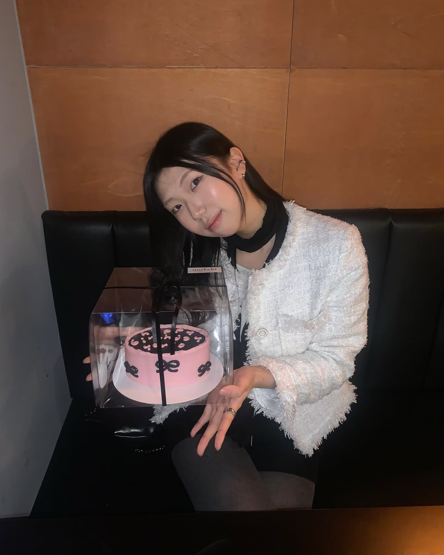 아주 뽀짝한 케이키를 받았다. 밍또야 고마우어 🎀🖤 ~ 벌써 행복한 생일주🎸간!