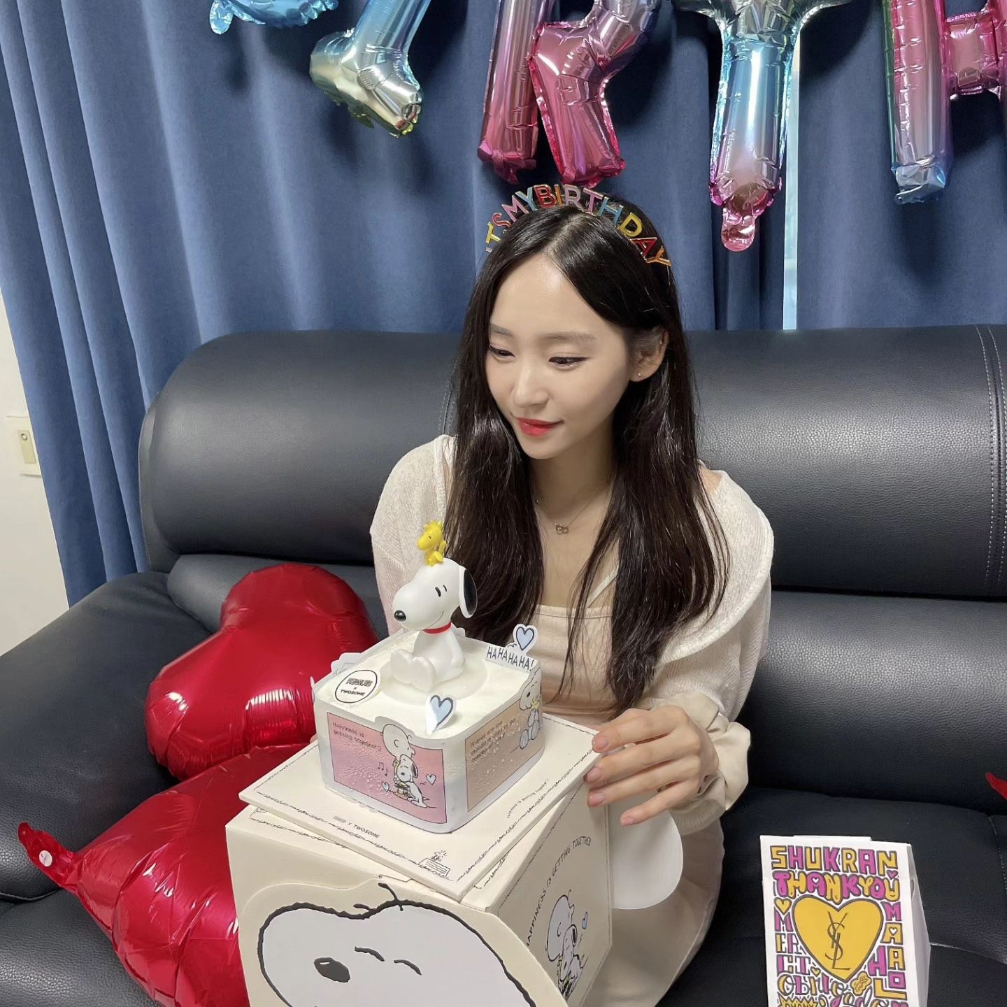 #0915#생일#축하해#됴니🩷
여유가 생기니 이제야 업로드
늦었지만 #생일축하해 준 모두
감사하고 사랑해요🩷
.
.
.
.
.

⠀
#생축#생일파티#생일선물#생일케이크#생일꽃다발#고마워#사랑해요#행복#감사#생파#친구들#동생들#🩷